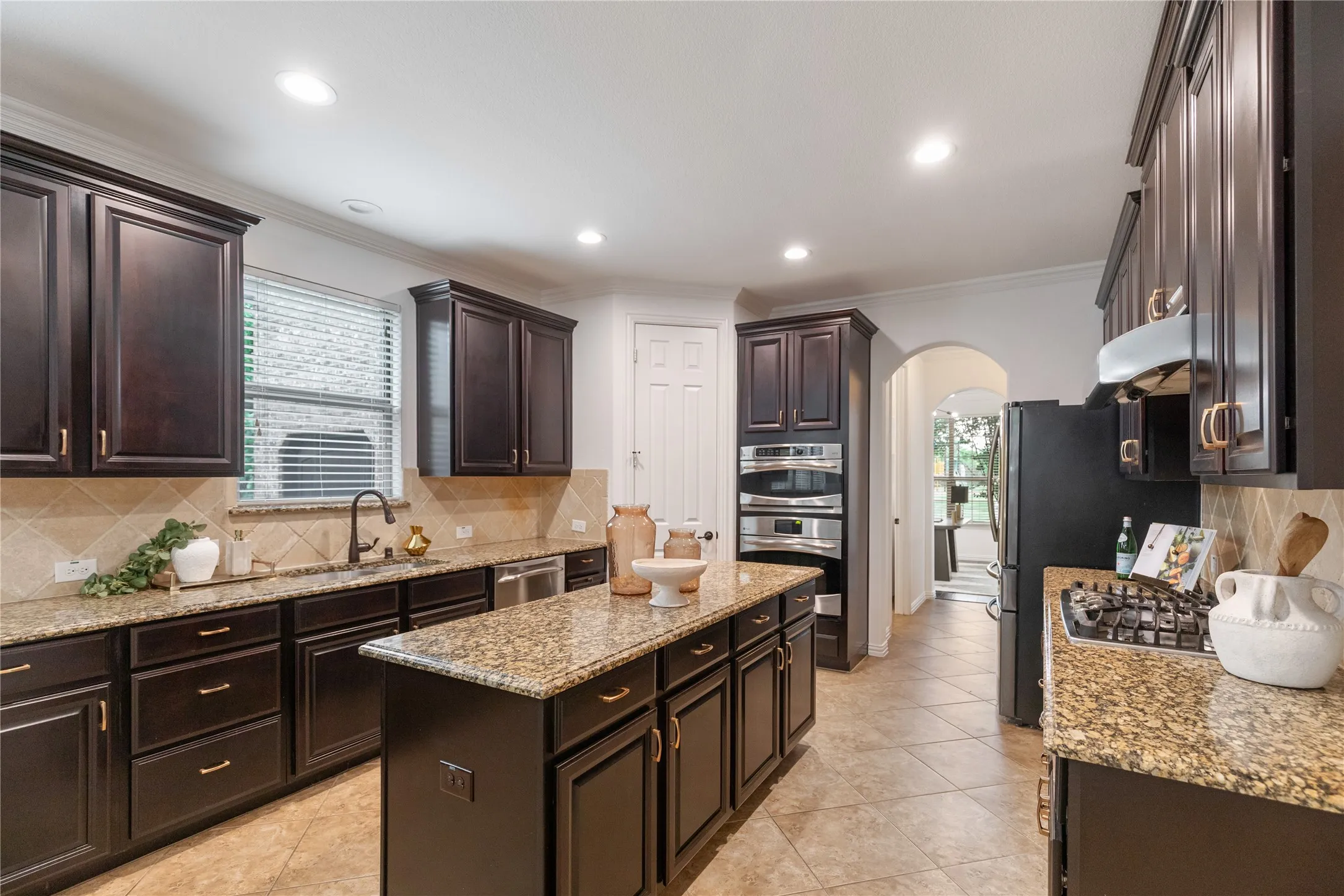 Single Family Residence For Sale in Tarrant County , 1821 Sterling Trace Drive, Keller, Texas 76248, 6 Bedroom, 4 Bathroom, 3 Garage spaces, 4,710 Sqft, built in 2011, mls#21342319, Real Estate Agent in Keller, Homes For Sale in Tarrant county, Homes For Sale in Keller, Realtor in Keller Texas, Real Estate Brokerage Independent Realty Texas, Luminita Cordes Realtor