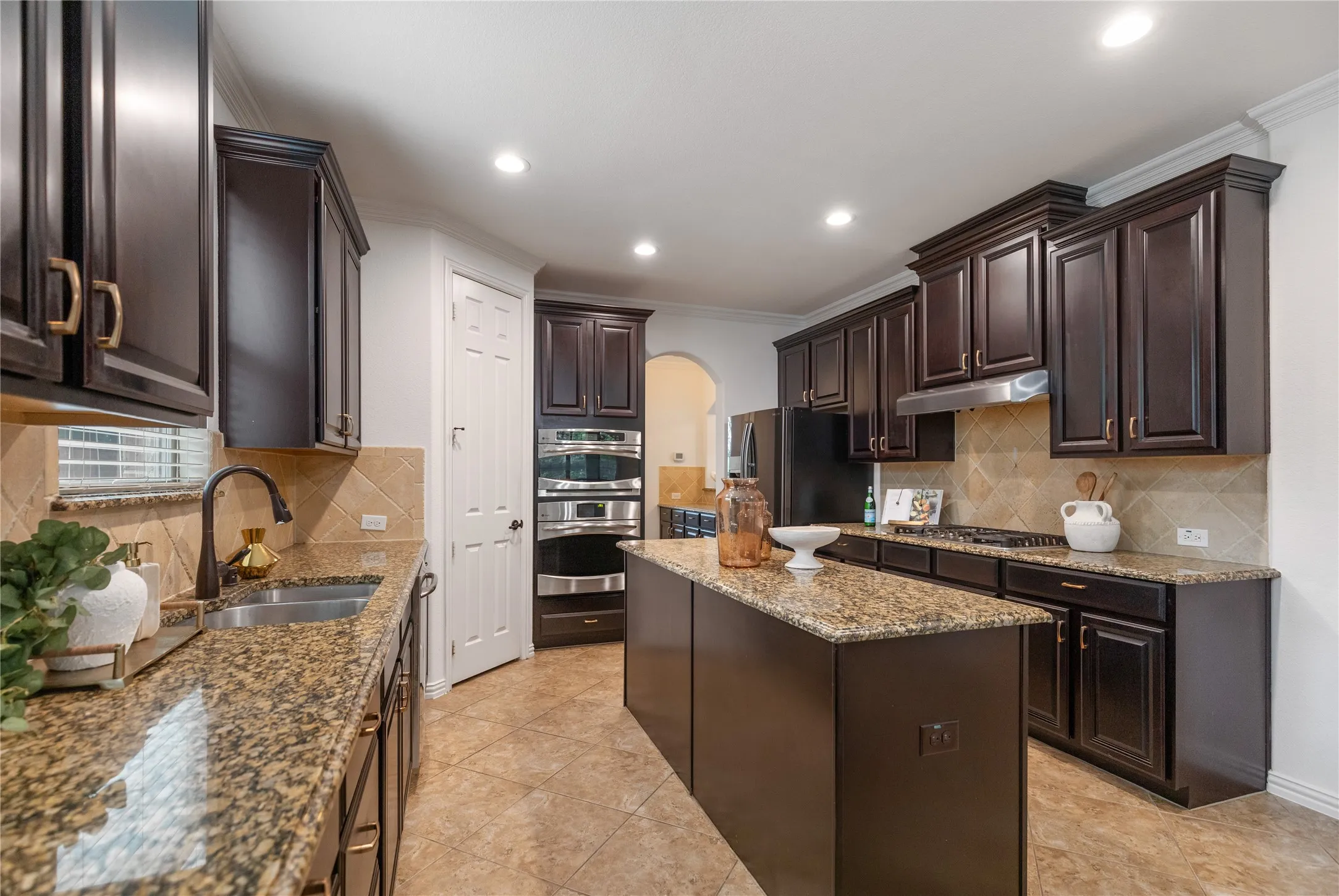 Single Family Residence For Sale in Tarrant County , 1821 Sterling Trace Drive, Keller, Texas 76248, 6 Bedroom, 4 Bathroom, 3 Garage spaces, 4,710 Sqft, built in 2011, mls#21342319, Real Estate Agent in Keller, Homes For Sale in Tarrant county, Homes For Sale in Keller, Realtor in Keller Texas, Real Estate Brokerage Independent Realty Texas, Luminita Cordes Realtor