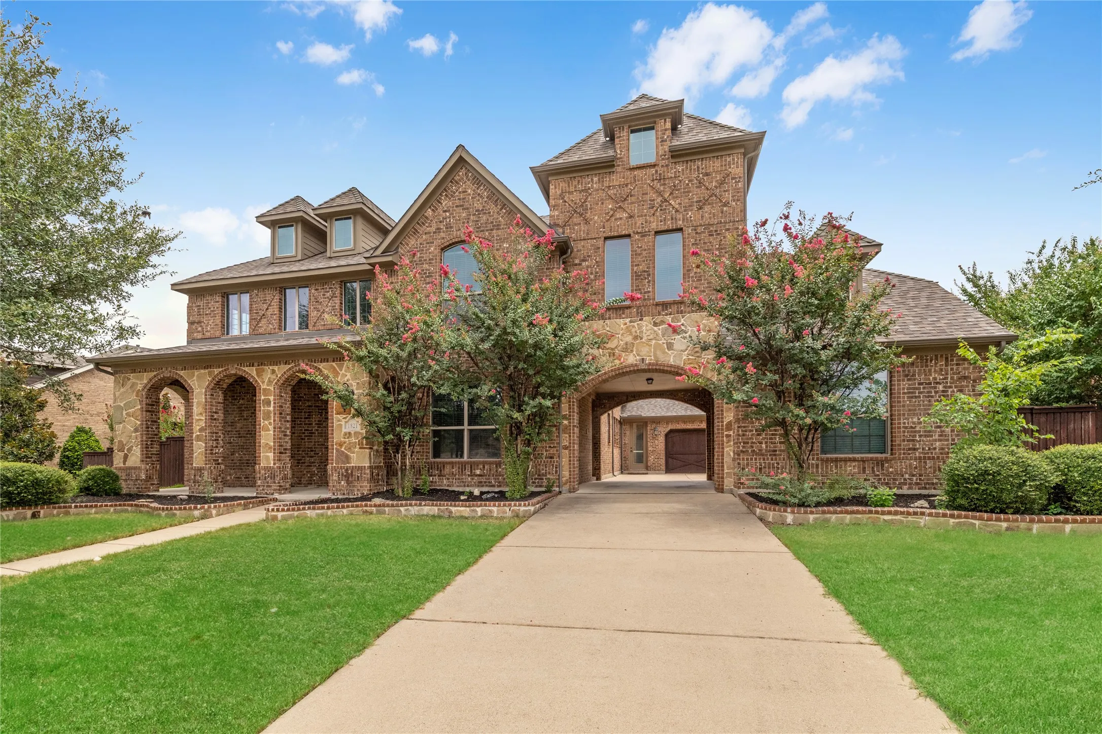 Single Family Residence For Sale in Tarrant County , 1821 Sterling Trace Drive, Keller, Texas 76248, 6 Bedroom, 4 Bathroom, 3 Garage spaces, 4,710 Sqft, built in 2011, mls#21342319, Real Estate Agent in Keller, Homes For Sale in Tarrant county, Homes For Sale in Keller, Realtor in Keller Texas, Real Estate Brokerage Independent Realty Texas, Luminita Cordes Realtor