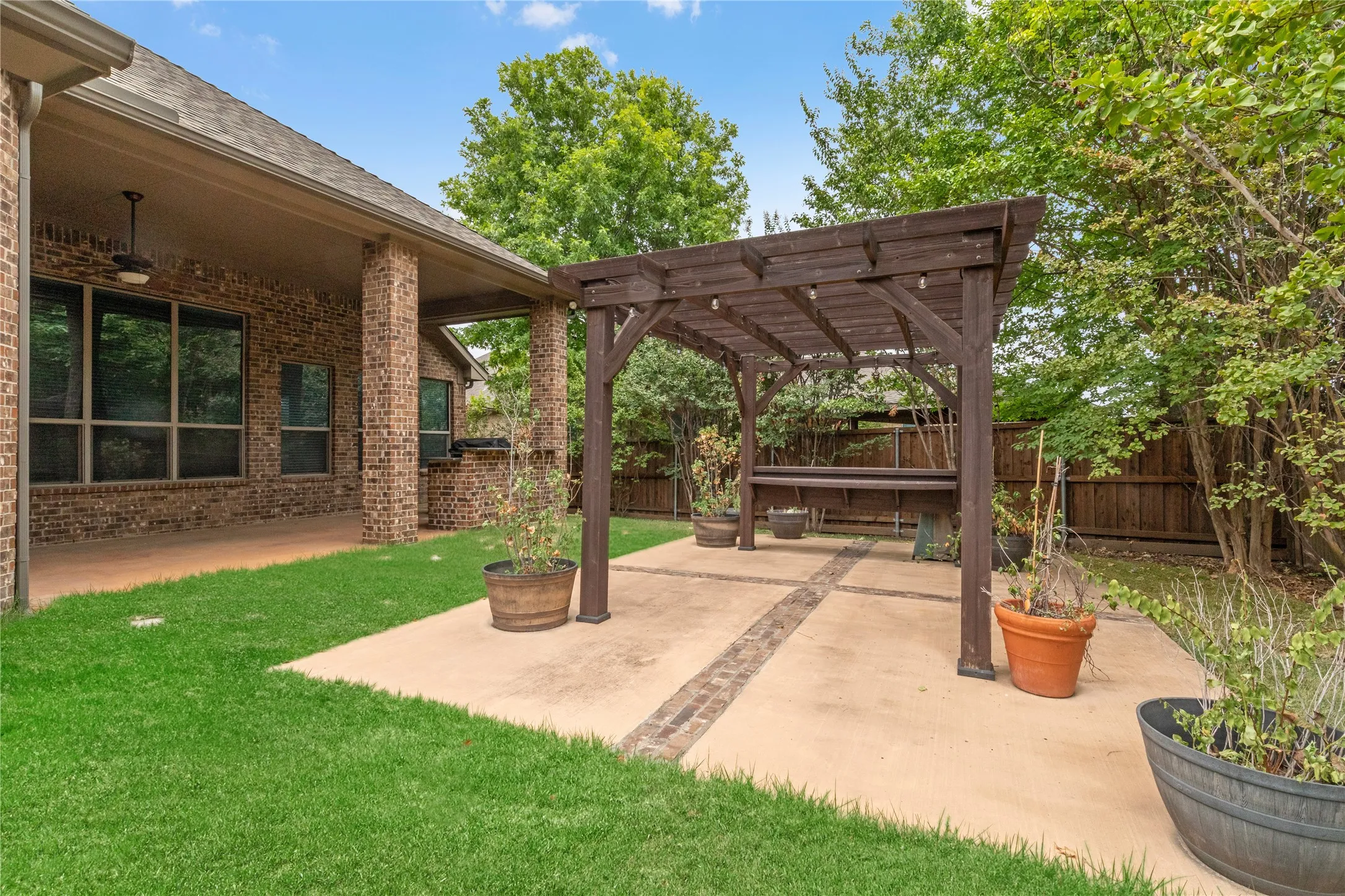 Single Family Residence For Sale in Tarrant County , 1821 Sterling Trace Drive, Keller, Texas 76248, 6 Bedroom, 4 Bathroom, 3 Garage spaces, 4,710 Sqft, built in 2011, mls#21342319, Real Estate Agent in Keller, Homes For Sale in Tarrant county, Homes For Sale in Keller, Realtor in Keller Texas, Real Estate Brokerage Independent Realty Texas, Luminita Cordes Realtor