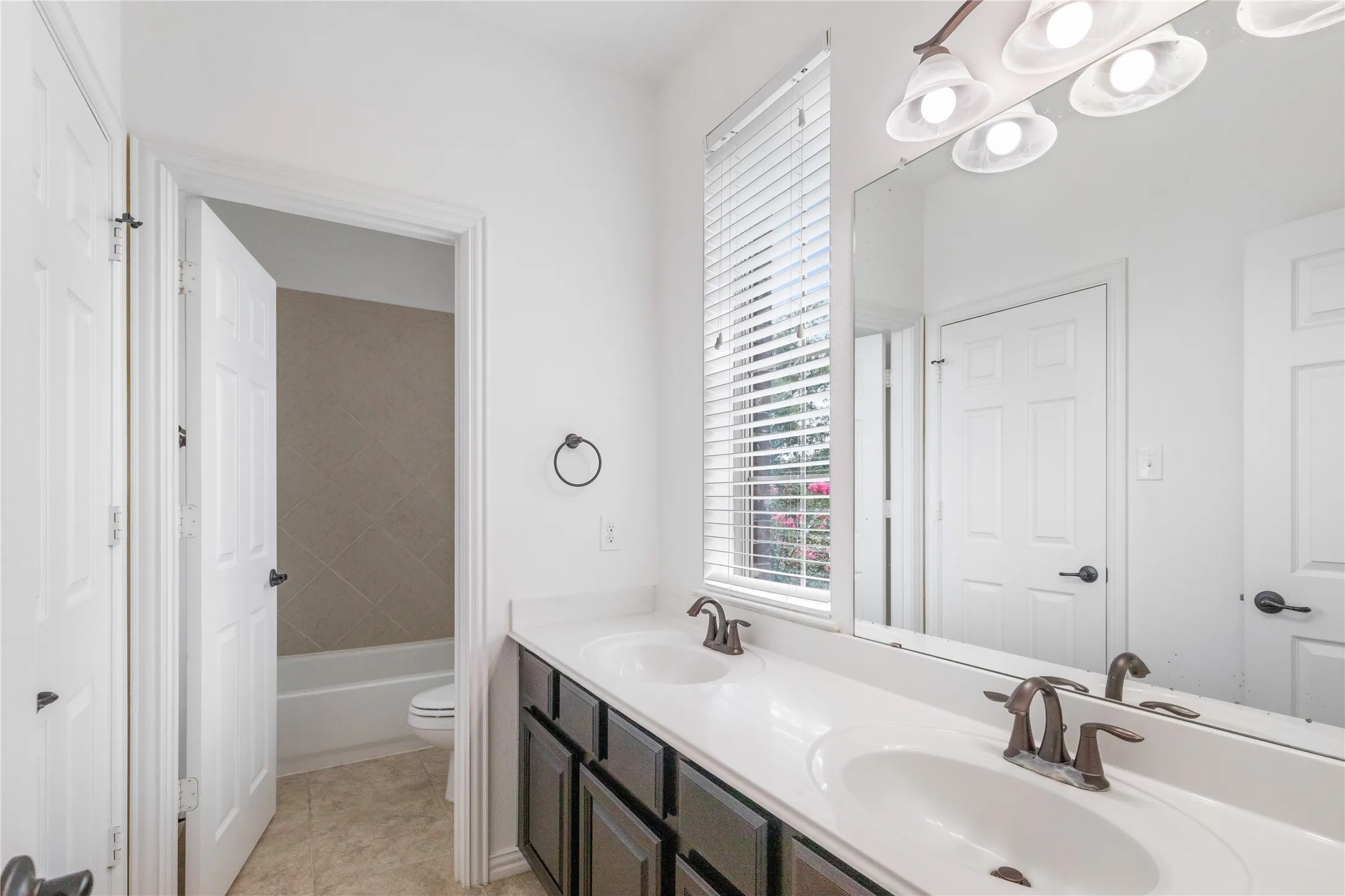 Single Family Residence For Sale in Tarrant County , 1821 Sterling Trace Drive, Keller, Texas 76248, 6 Bedroom, 4 Bathroom, 3 Garage spaces, 4,710 Sqft, built in 2011, mls#21342319, Real Estate Agent in Keller, Homes For Sale in Tarrant county, Homes For Sale in Keller, Realtor in Keller Texas, Real Estate Brokerage Independent Realty Texas, Luminita Cordes Realtor