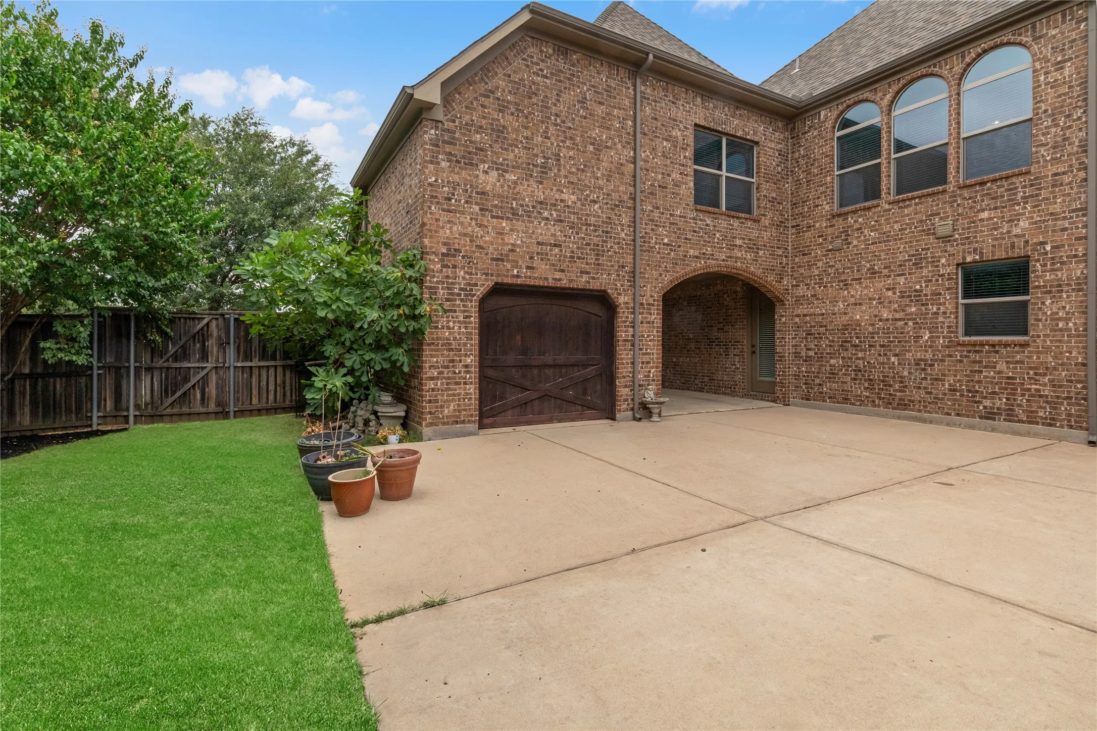 Single Family Residence For Sale in Tarrant County , 1821 Sterling Trace Drive, Keller, Texas 76248, 6 Bedroom, 4 Bathroom, 3 Garage spaces, 4,710 Sqft, built in 2011, mls#21342319, Real Estate Agent in Keller, Homes For Sale in Tarrant county, Homes For Sale in Keller, Realtor in Keller Texas, Real Estate Brokerage Independent Realty Texas, Luminita Cordes Realtor