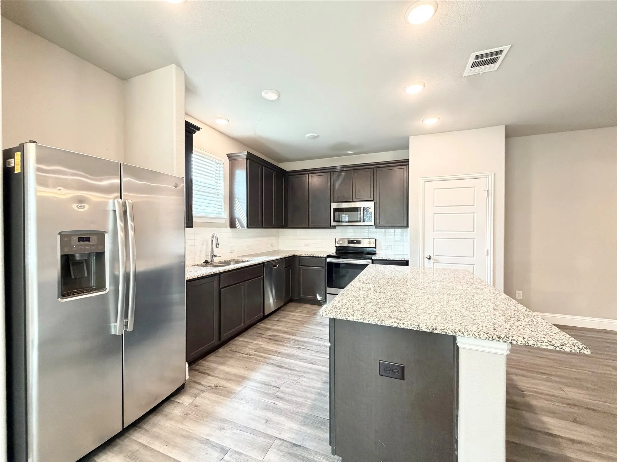 Duplex For Rent in Denton County , 4925-4927 Sanger Circle Drive, Sanger, Texas 76266, 3 Bedroom, 3 Bathroom, 2 Garage spaces, 1,481 Sqft, built in 2019, mls#21343842, Real Estate Agent in Sanger, Homes For Rent in Denton county, Homes For Rent in Sanger, Realtor in Sanger Texas, Real Estate Brokerage Independent Realty Texas, Luminita Cordes Realtor