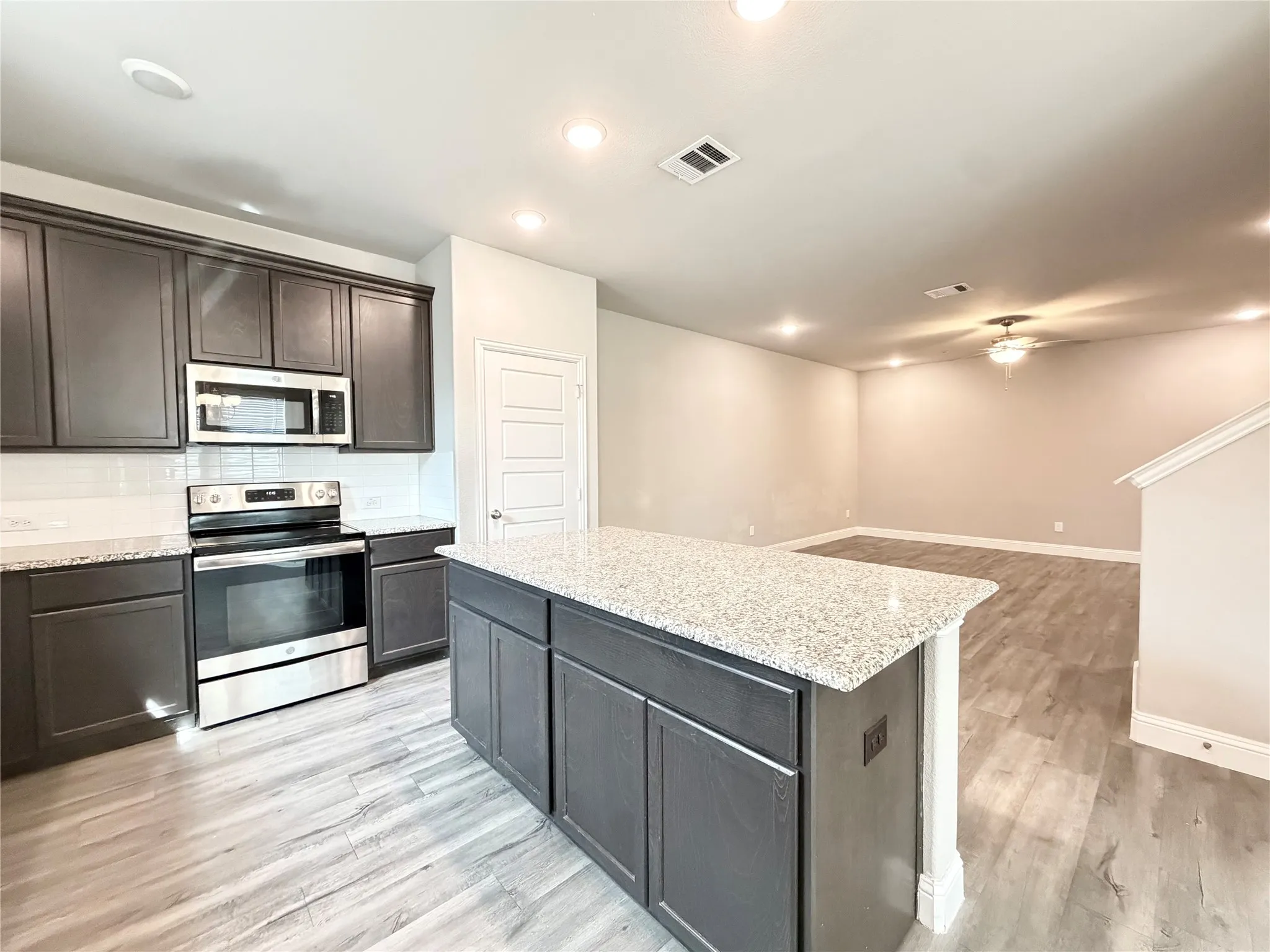 Duplex For Rent in Denton County , 4925-4927 Sanger Circle Drive, Sanger, Texas 76266, 3 Bedroom, 3 Bathroom, 2 Garage spaces, 1,481 Sqft, built in 2019, mls#21343842, Real Estate Agent in Sanger, Homes For Rent in Denton county, Homes For Rent in Sanger, Realtor in Sanger Texas, Real Estate Brokerage Independent Realty Texas, Luminita Cordes Realtor
