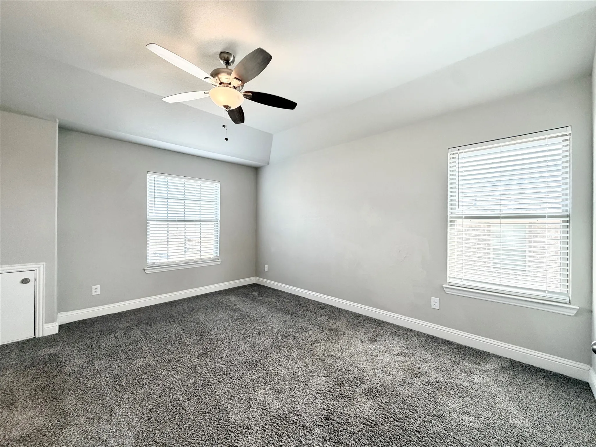 Duplex For Rent in Denton County , 4925-4927 Sanger Circle Drive, Sanger, Texas 76266, 3 Bedroom, 3 Bathroom, 2 Garage spaces, 1,481 Sqft, built in 2019, mls#21343842, Real Estate Agent in Sanger, Homes For Rent in Denton county, Homes For Rent in Sanger, Realtor in Sanger Texas, Real Estate Brokerage Independent Realty Texas, Luminita Cordes Realtor