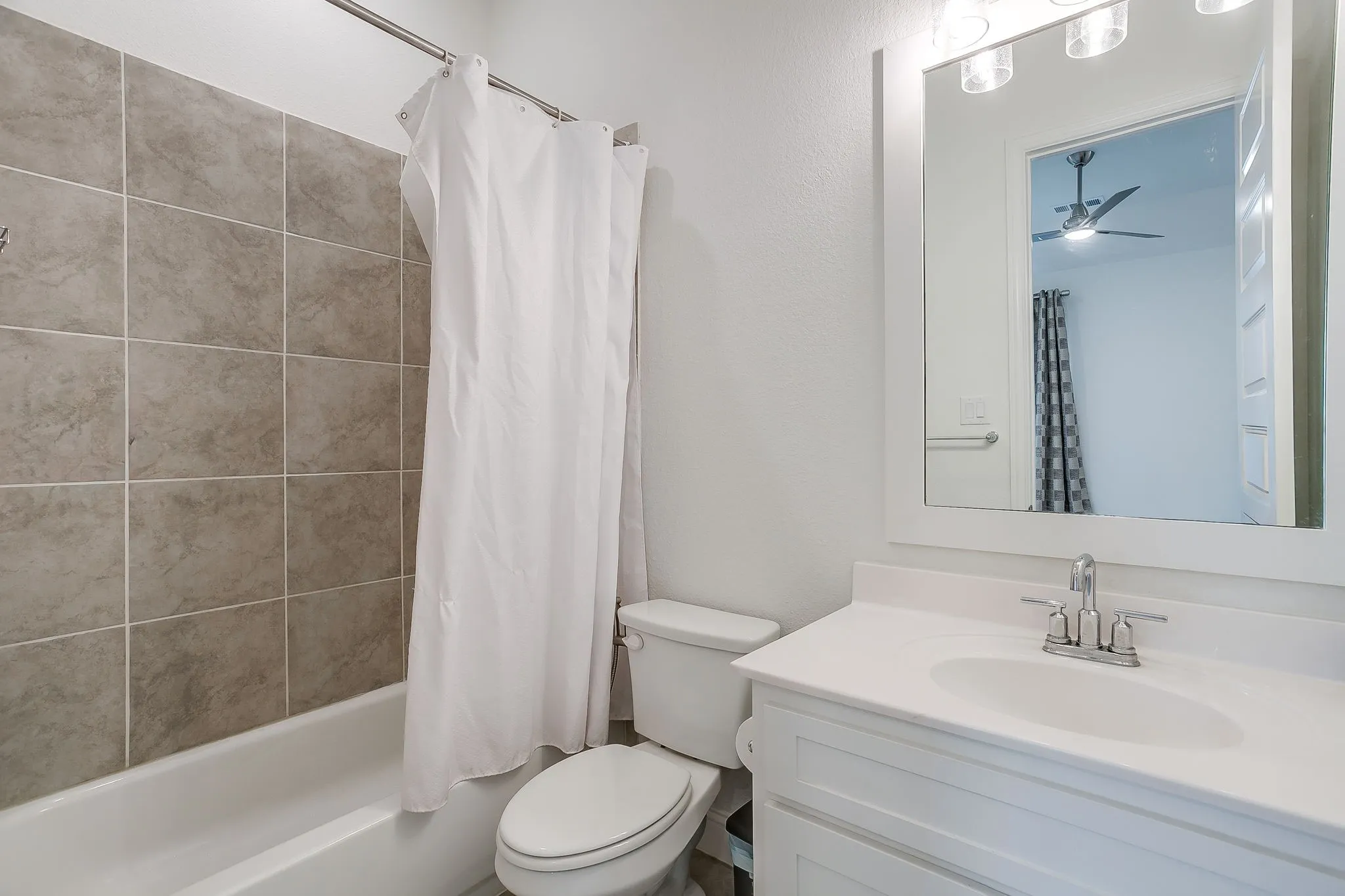 Single Family Residence For Sale in Denton County , 4713 Valley Peak Cove, Flower Mound, Texas 76262, 4 Bedroom, 3 Bathroom, 3 Garage spaces, 2,534 Sqft, built in 2022, mls#21342673, Real Estate Agent in Flower Mound, Homes For Sale in Denton county, Homes For Sale in Flower Mound, Realtor in Flower Mound Texas, Real Estate Brokerage Independent Realty Texas, Luminita Cordes Realtor