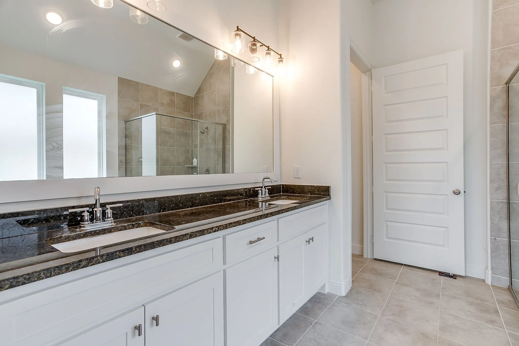 Single Family Residence For Sale in Denton County , 4713 Valley Peak Cove, Flower Mound, Texas 76262, 4 Bedroom, 3 Bathroom, 3 Garage spaces, 2,534 Sqft, built in 2022, mls#21342673, Real Estate Agent in Flower Mound, Homes For Sale in Denton county, Homes For Sale in Flower Mound, Realtor in Flower Mound Texas, Real Estate Brokerage Independent Realty Texas, Luminita Cordes Realtor