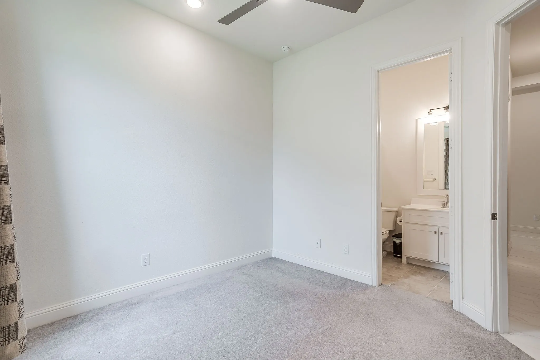 Single Family Residence For Sale in Denton County , 4713 Valley Peak Cove, Flower Mound, Texas 76262, 4 Bedroom, 3 Bathroom, 3 Garage spaces, 2,534 Sqft, built in 2022, mls#21342673, Real Estate Agent in Flower Mound, Homes For Sale in Denton county, Homes For Sale in Flower Mound, Realtor in Flower Mound Texas, Real Estate Brokerage Independent Realty Texas, Luminita Cordes Realtor