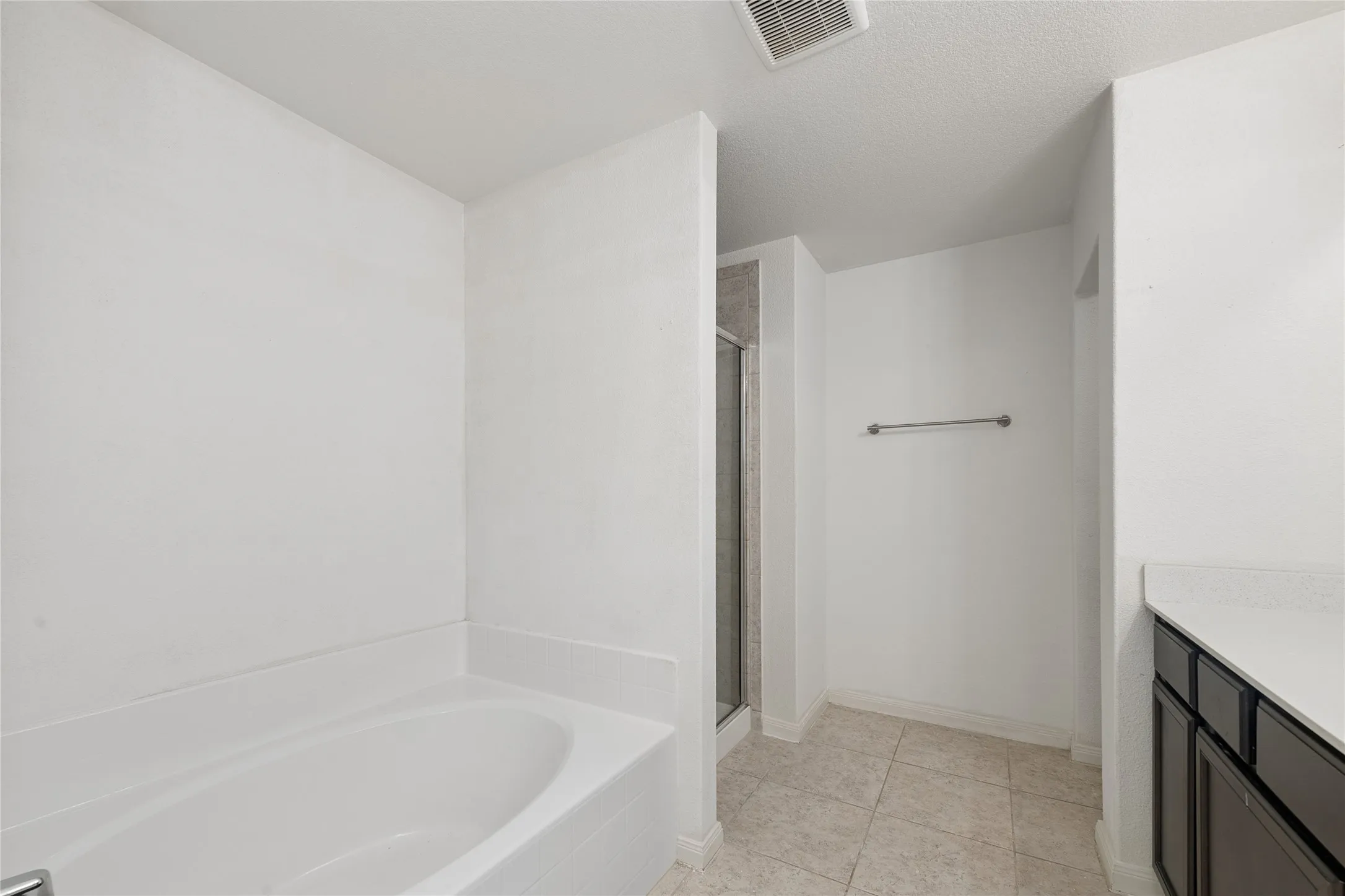Single Family Residence For Sale in Collin County , 140 Collin Street, Anna, Texas 75409, 3 Bedroom, 3 Bathroom, 2 Garage spaces, 2,047 Sqft, built in 2018, mls#21343849, Real Estate Agent in Anna, Homes For Sale in Collin county, Homes For Sale in Anna, Realtor in Anna Texas, Real Estate Brokerage Independent Realty Texas, Luminita Cordes Realtor