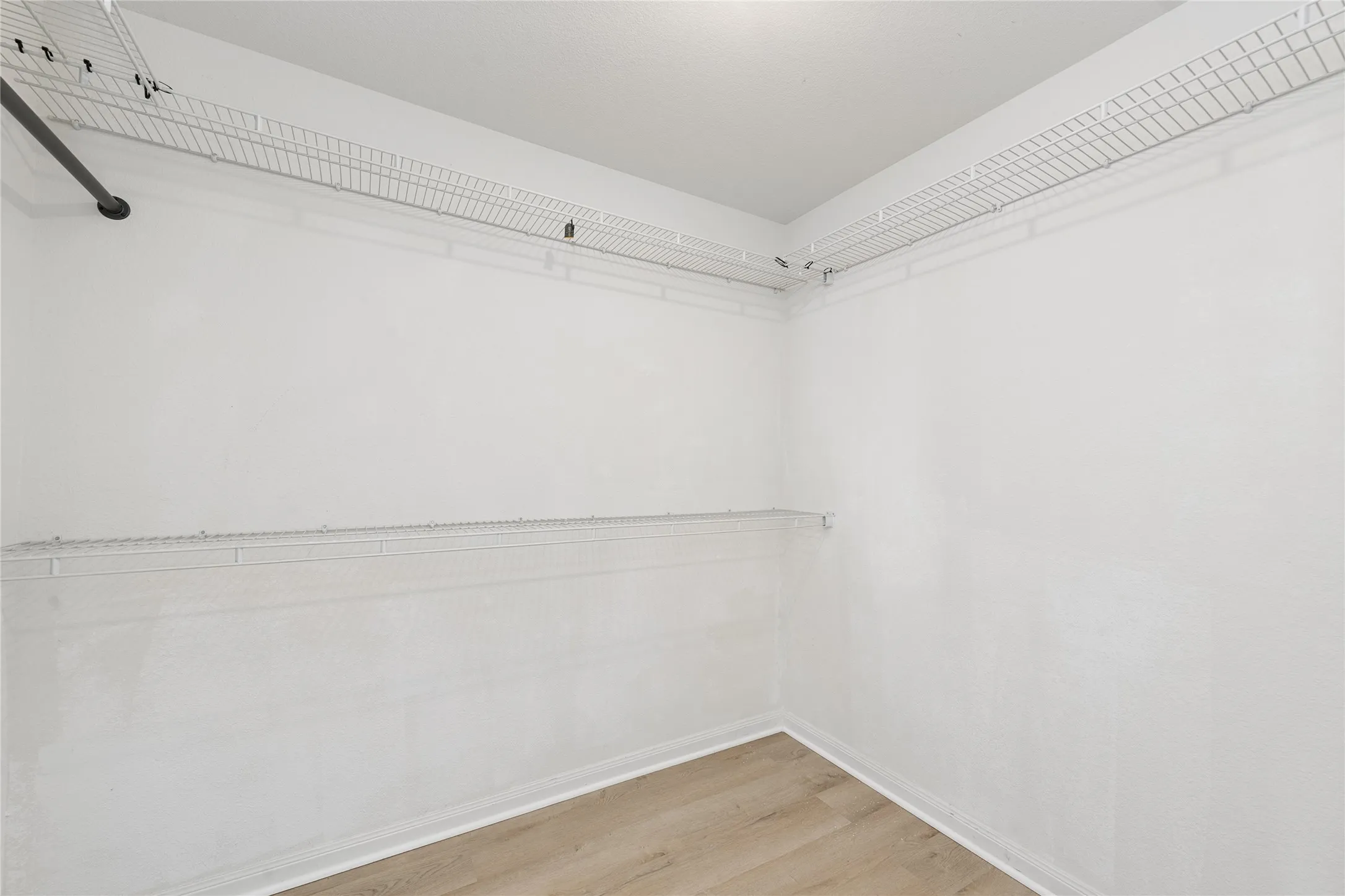 Single Family Residence For Sale in Collin County , 140 Collin Street, Anna, Texas 75409, 3 Bedroom, 3 Bathroom, 2 Garage spaces, 2,047 Sqft, built in 2018, mls#21343849, Real Estate Agent in Anna, Homes For Sale in Collin county, Homes For Sale in Anna, Realtor in Anna Texas, Real Estate Brokerage Independent Realty Texas, Luminita Cordes Realtor