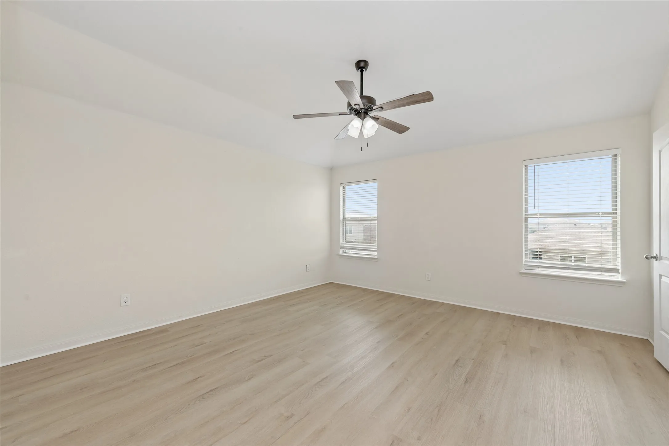 Single Family Residence For Sale in Collin County , 140 Collin Street, Anna, Texas 75409, 3 Bedroom, 3 Bathroom, 2 Garage spaces, 2,047 Sqft, built in 2018, mls#21343849, Real Estate Agent in Anna, Homes For Sale in Collin county, Homes For Sale in Anna, Realtor in Anna Texas, Real Estate Brokerage Independent Realty Texas, Luminita Cordes Realtor