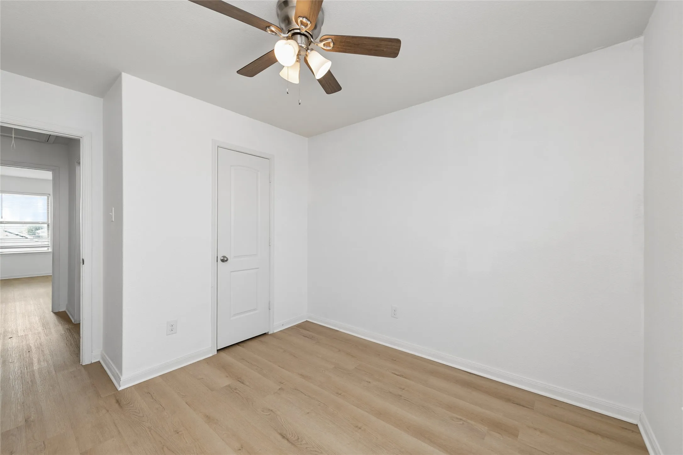 Single Family Residence For Sale in Collin County , 140 Collin Street, Anna, Texas 75409, 3 Bedroom, 3 Bathroom, 2 Garage spaces, 2,047 Sqft, built in 2018, mls#21343849, Real Estate Agent in Anna, Homes For Sale in Collin county, Homes For Sale in Anna, Realtor in Anna Texas, Real Estate Brokerage Independent Realty Texas, Luminita Cordes Realtor