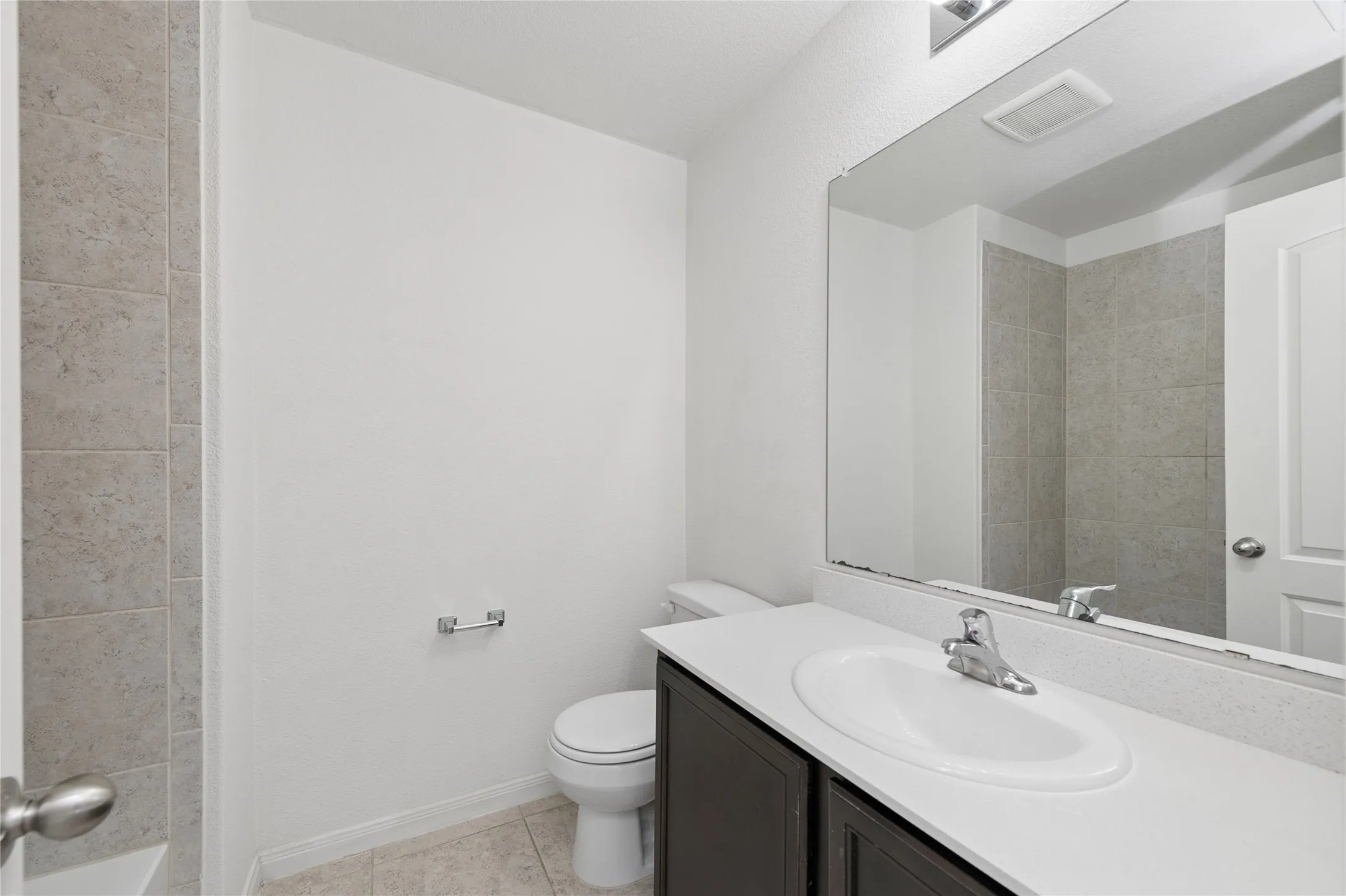 Single Family Residence For Sale in Collin County , 140 Collin Street, Anna, Texas 75409, 3 Bedroom, 3 Bathroom, 2 Garage spaces, 2,047 Sqft, built in 2018, mls#21343849, Real Estate Agent in Anna, Homes For Sale in Collin county, Homes For Sale in Anna, Realtor in Anna Texas, Real Estate Brokerage Independent Realty Texas, Luminita Cordes Realtor