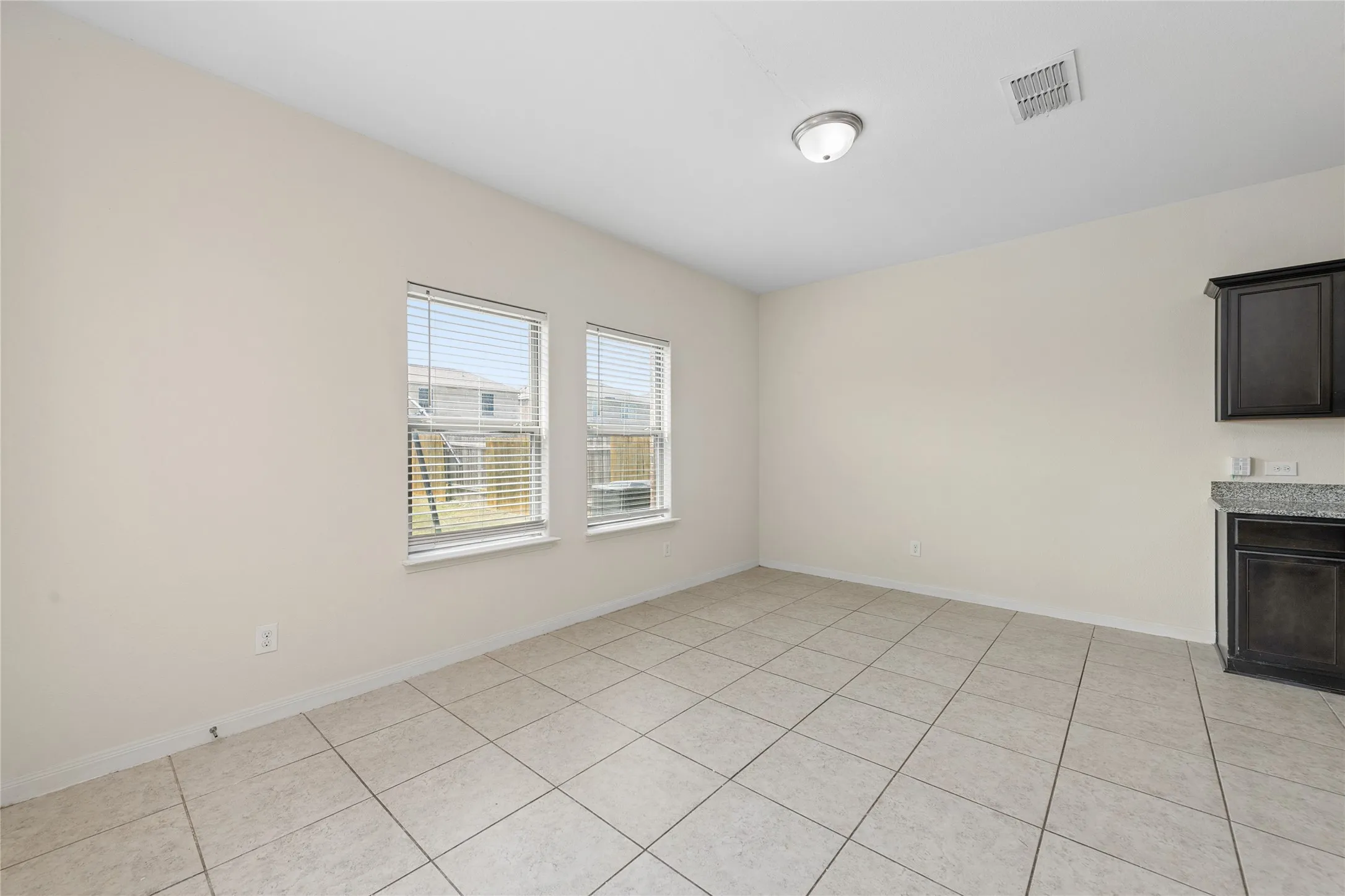Single Family Residence For Sale in Collin County , 140 Collin Street, Anna, Texas 75409, 3 Bedroom, 3 Bathroom, 2 Garage spaces, 2,047 Sqft, built in 2018, mls#21343849, Real Estate Agent in Anna, Homes For Sale in Collin county, Homes For Sale in Anna, Realtor in Anna Texas, Real Estate Brokerage Independent Realty Texas, Luminita Cordes Realtor