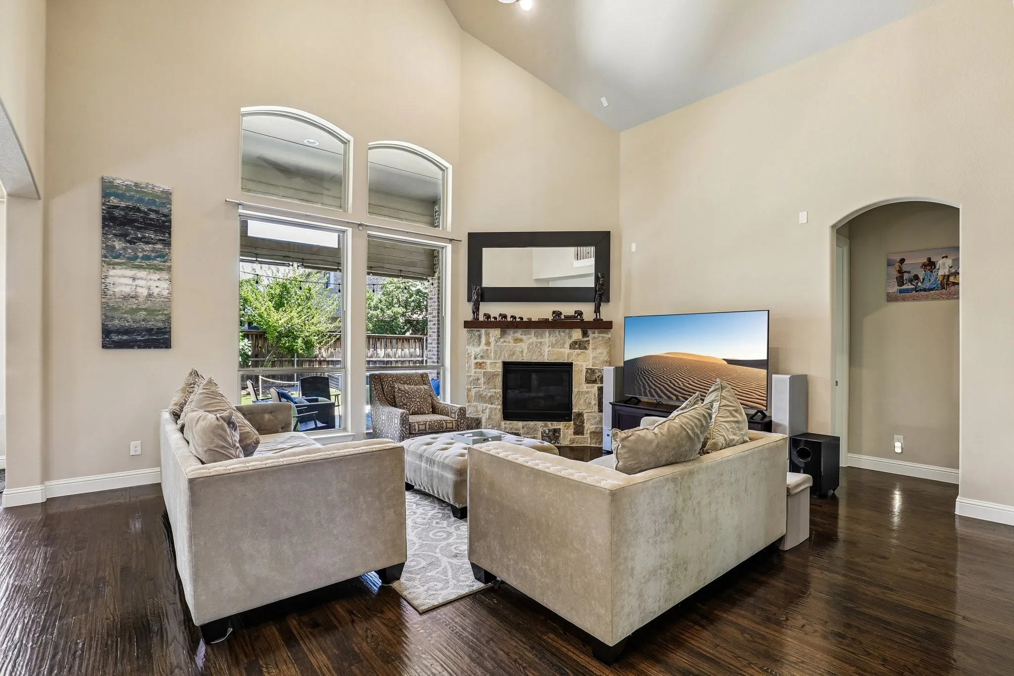 Single Family Residence For Sale in Tarrant County , 1123 Blue Lake Boulevard, Arlington, Texas 76005, 5 Bedroom, 4 Bathroom, 3 Garage spaces, 3,850 Sqft, built in 2013, mls#21341785, Real Estate Agent in Arlington, Homes For Sale in Tarrant county, Homes For Sale in Arlington, Realtor in Arlington Texas, Real Estate Brokerage Independent Realty Texas, Luminita Cordes Realtor
