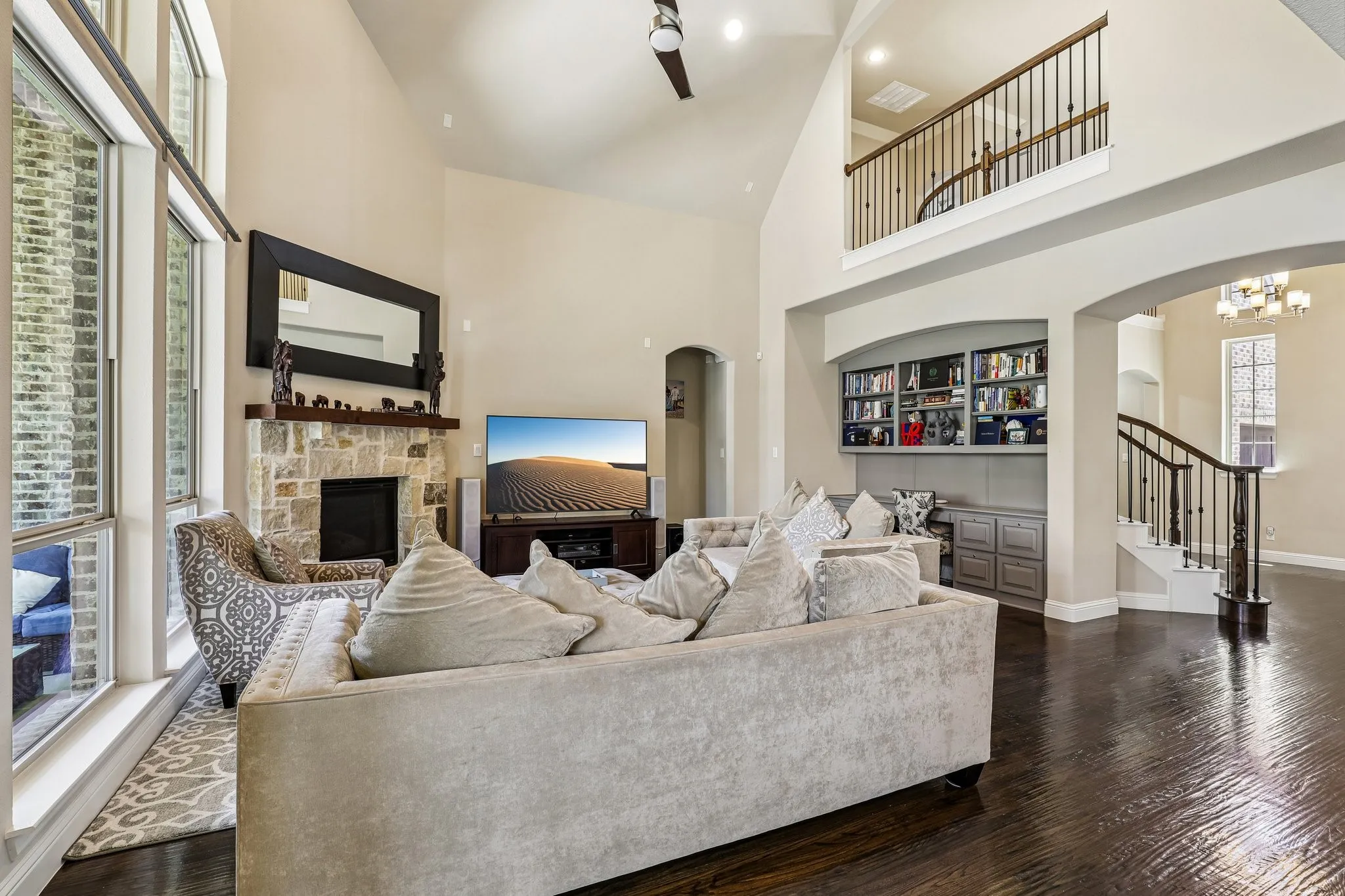 Single Family Residence For Sale in Tarrant County , 1123 Blue Lake Boulevard, Arlington, Texas 76005, 5 Bedroom, 4 Bathroom, 3 Garage spaces, 3,850 Sqft, built in 2013, mls#21341785, Real Estate Agent in Arlington, Homes For Sale in Tarrant county, Homes For Sale in Arlington, Realtor in Arlington Texas, Real Estate Brokerage Independent Realty Texas, Luminita Cordes Realtor