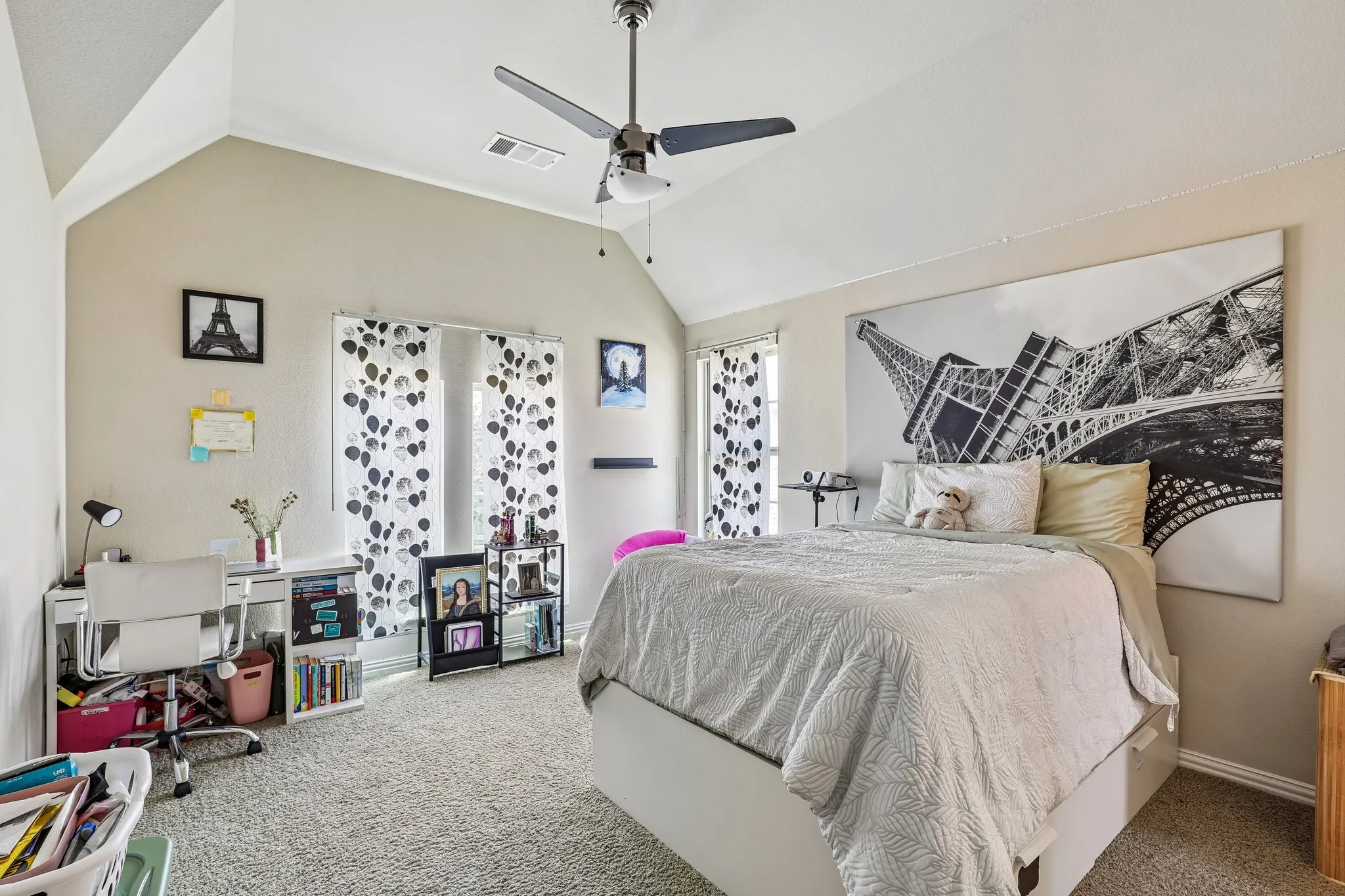 Single Family Residence For Sale in Tarrant County , 1123 Blue Lake Boulevard, Arlington, Texas 76005, 5 Bedroom, 4 Bathroom, 3 Garage spaces, 3,850 Sqft, built in 2013, mls#21341785, Real Estate Agent in Arlington, Homes For Sale in Tarrant county, Homes For Sale in Arlington, Realtor in Arlington Texas, Real Estate Brokerage Independent Realty Texas, Luminita Cordes Realtor