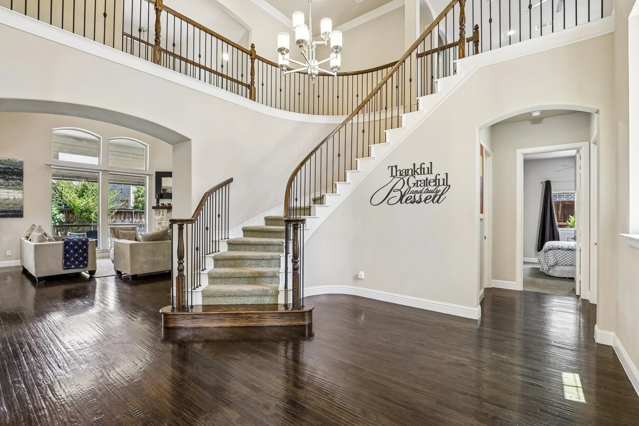 Single Family Residence For Sale in Tarrant County , 1123 Blue Lake Boulevard, Arlington, Texas 76005, 5 Bedroom, 4 Bathroom, 3 Garage spaces, 3,850 Sqft, built in 2013, mls#21341785, Real Estate Agent in Arlington, Homes For Sale in Tarrant county, Homes For Sale in Arlington, Realtor in Arlington Texas, Real Estate Brokerage Independent Realty Texas, Luminita Cordes Realtor
