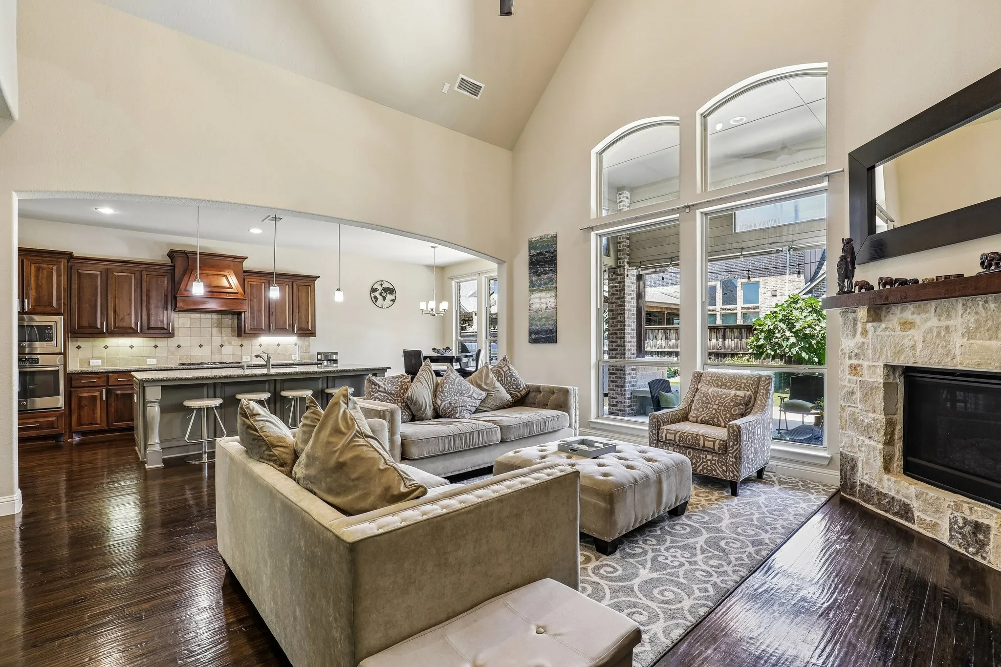 Single Family Residence For Sale in Tarrant County , 1123 Blue Lake Boulevard, Arlington, Texas 76005, 5 Bedroom, 4 Bathroom, 3 Garage spaces, 3,850 Sqft, built in 2013, mls#21341785, Real Estate Agent in Arlington, Homes For Sale in Tarrant county, Homes For Sale in Arlington, Realtor in Arlington Texas, Real Estate Brokerage Independent Realty Texas, Luminita Cordes Realtor