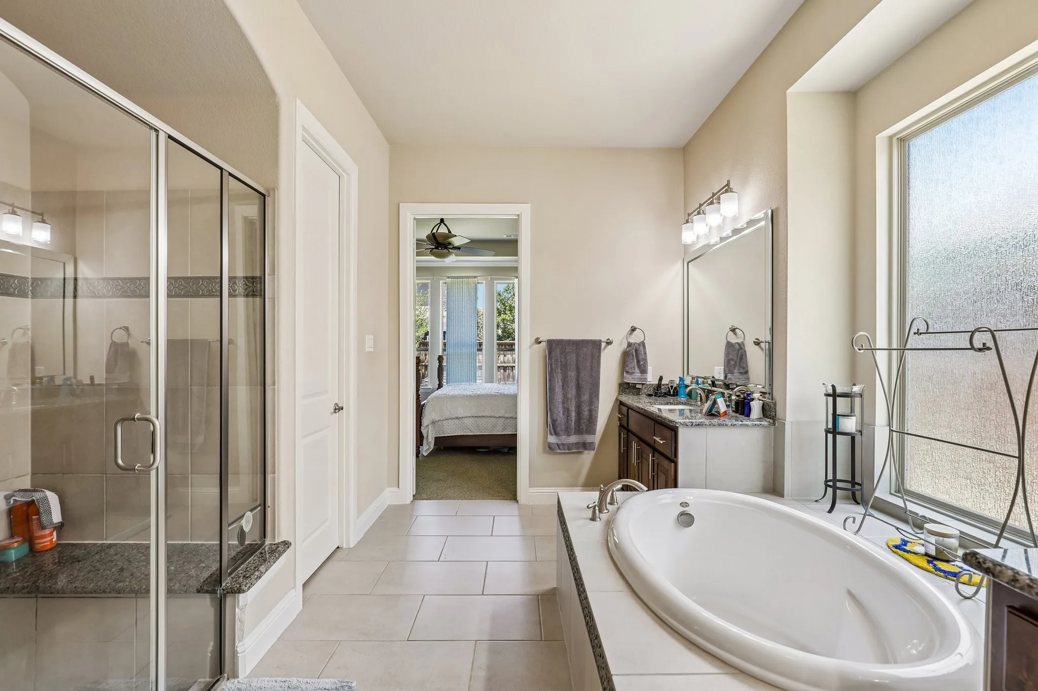 Single Family Residence For Sale in Tarrant County , 1123 Blue Lake Boulevard, Arlington, Texas 76005, 5 Bedroom, 4 Bathroom, 3 Garage spaces, 3,850 Sqft, built in 2013, mls#21341785, Real Estate Agent in Arlington, Homes For Sale in Tarrant county, Homes For Sale in Arlington, Realtor in Arlington Texas, Real Estate Brokerage Independent Realty Texas, Luminita Cordes Realtor