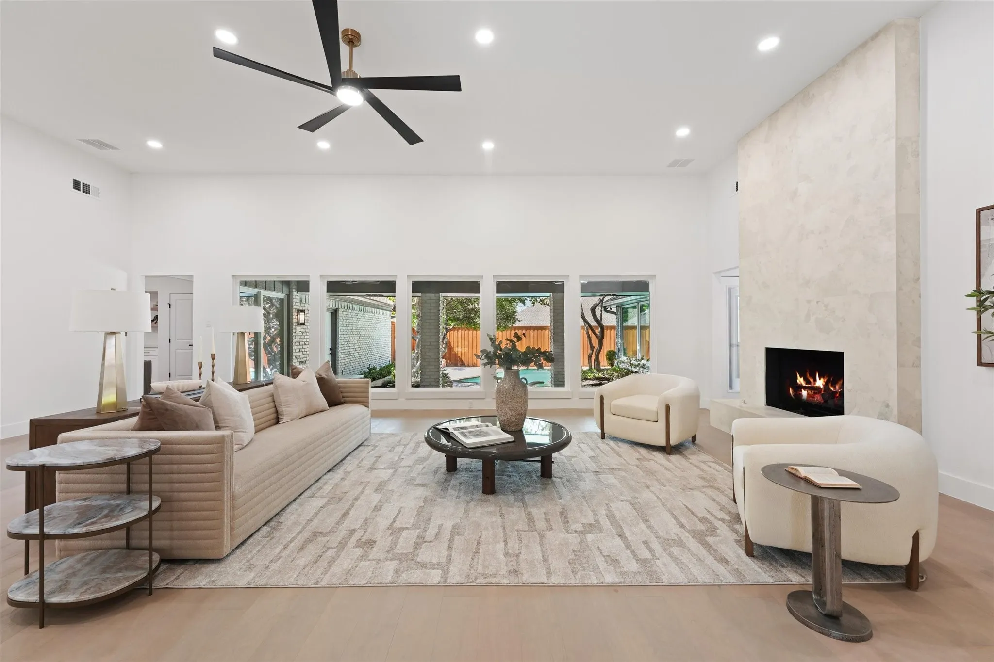 Single Family Residence For Sale in Dallas County , 17209 Graystone Drive, Dallas, Texas 75248, 4 Bedroom, 4 Bathroom, 3 Garage spaces, 3,986 Sqft, built in 1978, mls#21343789, Real Estate Agent in Dallas, Homes For Sale in Dallas county, Homes For Sale in Dallas, Realtor in Dallas Texas, Real Estate Brokerage Independent Realty Texas, Luminita Cordes Realtor