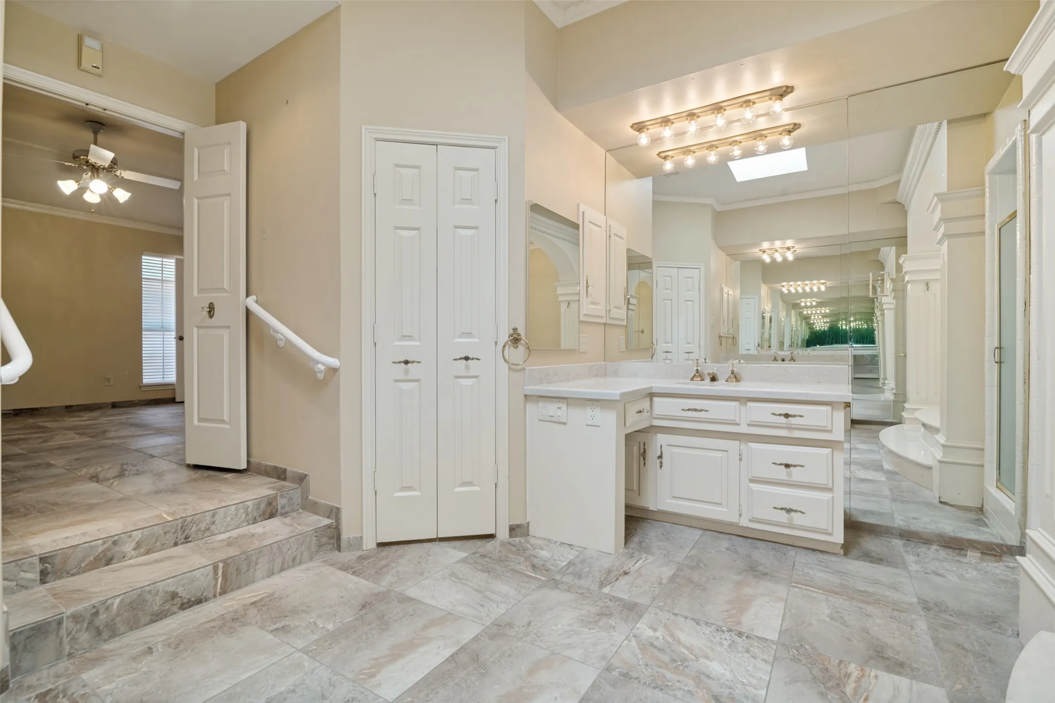 There are two walk in closets in the primary suite