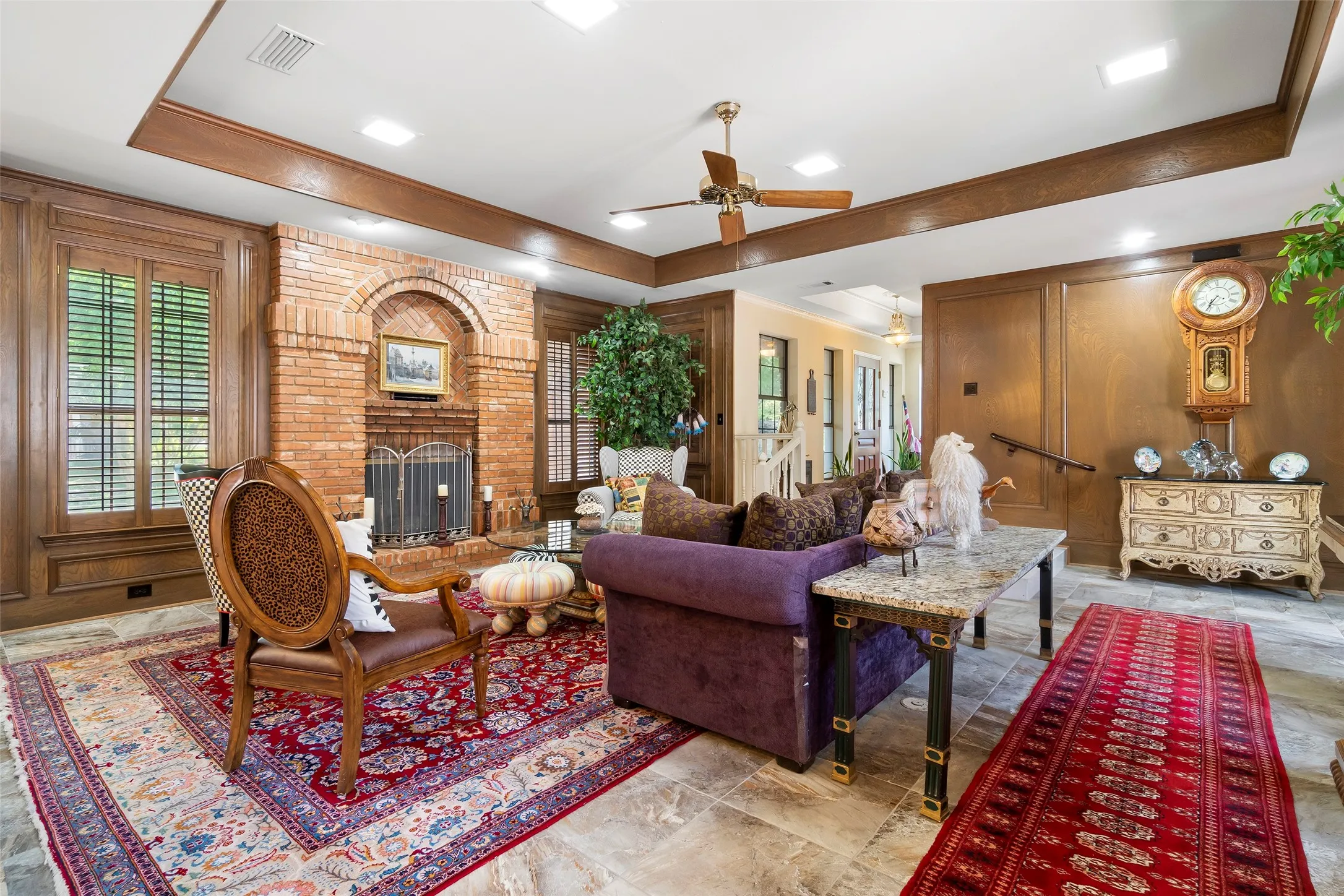 Single Family Residence For Sale in Dallas County , 16028 Chalfont Place, Dallas, Texas 75248, 3 Bedroom, 3 Bathroom, 2 Garage spaces, 3,076 Sqft, built in 1978, mls#21330028, Real Estate Agent in Dallas, Homes For Sale in Dallas county, Homes For Sale in Dallas, Realtor in Dallas Texas, Real Estate Brokerage Independent Realty Texas, Luminita Cordes Realtor