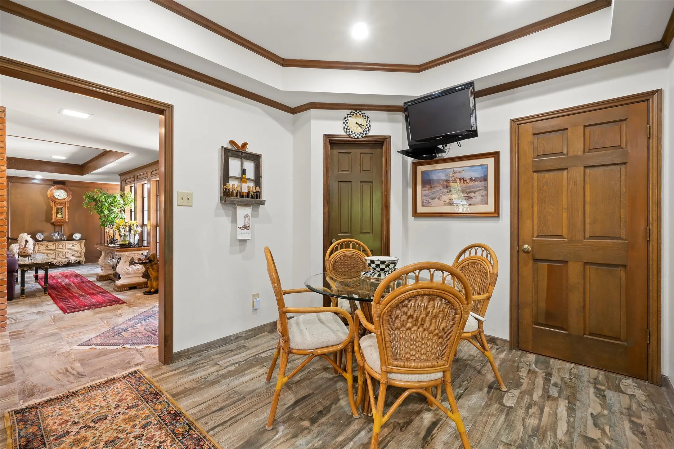 Single Family Residence For Sale in Dallas County , 16028 Chalfont Place, Dallas, Texas 75248, 3 Bedroom, 3 Bathroom, 2 Garage spaces, 3,076 Sqft, built in 1978, mls#21330028, Real Estate Agent in Dallas, Homes For Sale in Dallas county, Homes For Sale in Dallas, Realtor in Dallas Texas, Real Estate Brokerage Independent Realty Texas, Luminita Cordes Realtor