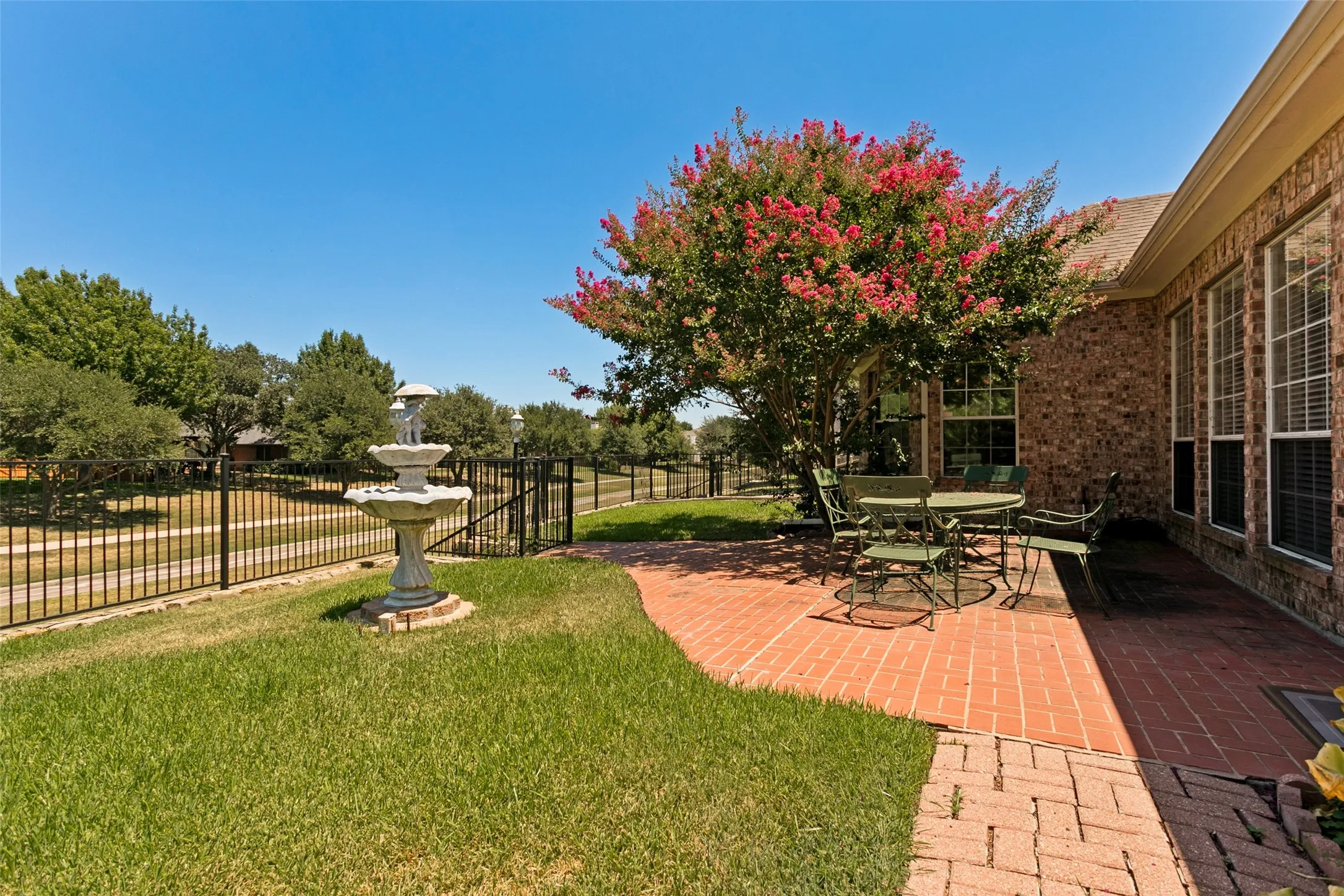 Single Family Residence For Sale in Denton County , 2321 Loon Lake Road, Denton, Texas 76210, 4 Bedroom, 2 Bathroom, 2 Garage spaces, 2,144 Sqft, built in 1999, mls#21343877, Real Estate Agent in Denton, Homes For Sale in Denton county, Homes For Sale in Denton, Realtor in Denton Texas, Real Estate Brokerage Independent Realty Texas, Luminita Cordes Realtor