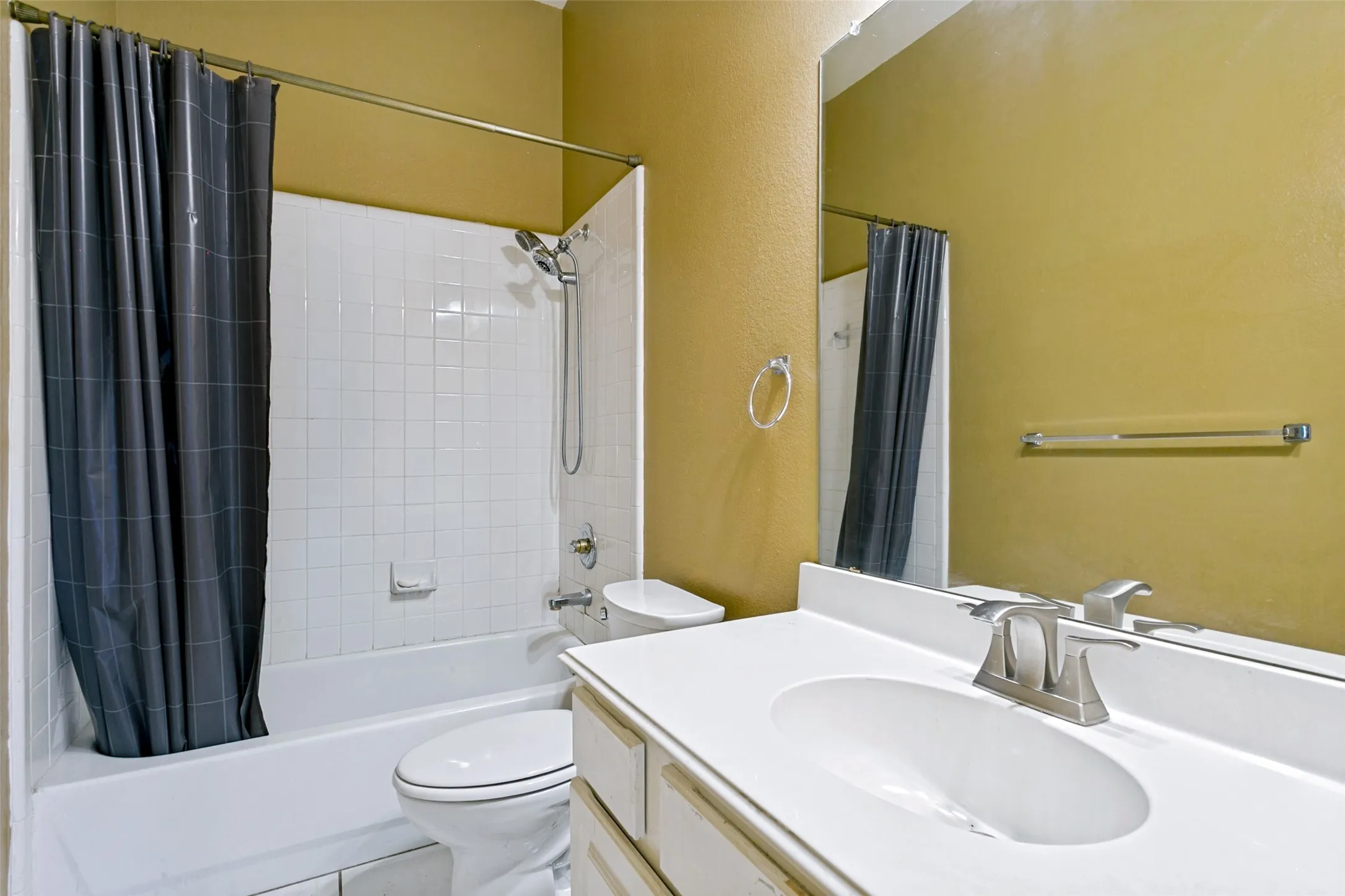 Single Family Residence For Sale in Denton County , 2321 Loon Lake Road, Denton, Texas 76210, 4 Bedroom, 2 Bathroom, 2 Garage spaces, 2,144 Sqft, built in 1999, mls#21343877, Real Estate Agent in Denton, Homes For Sale in Denton county, Homes For Sale in Denton, Realtor in Denton Texas, Real Estate Brokerage Independent Realty Texas, Luminita Cordes Realtor