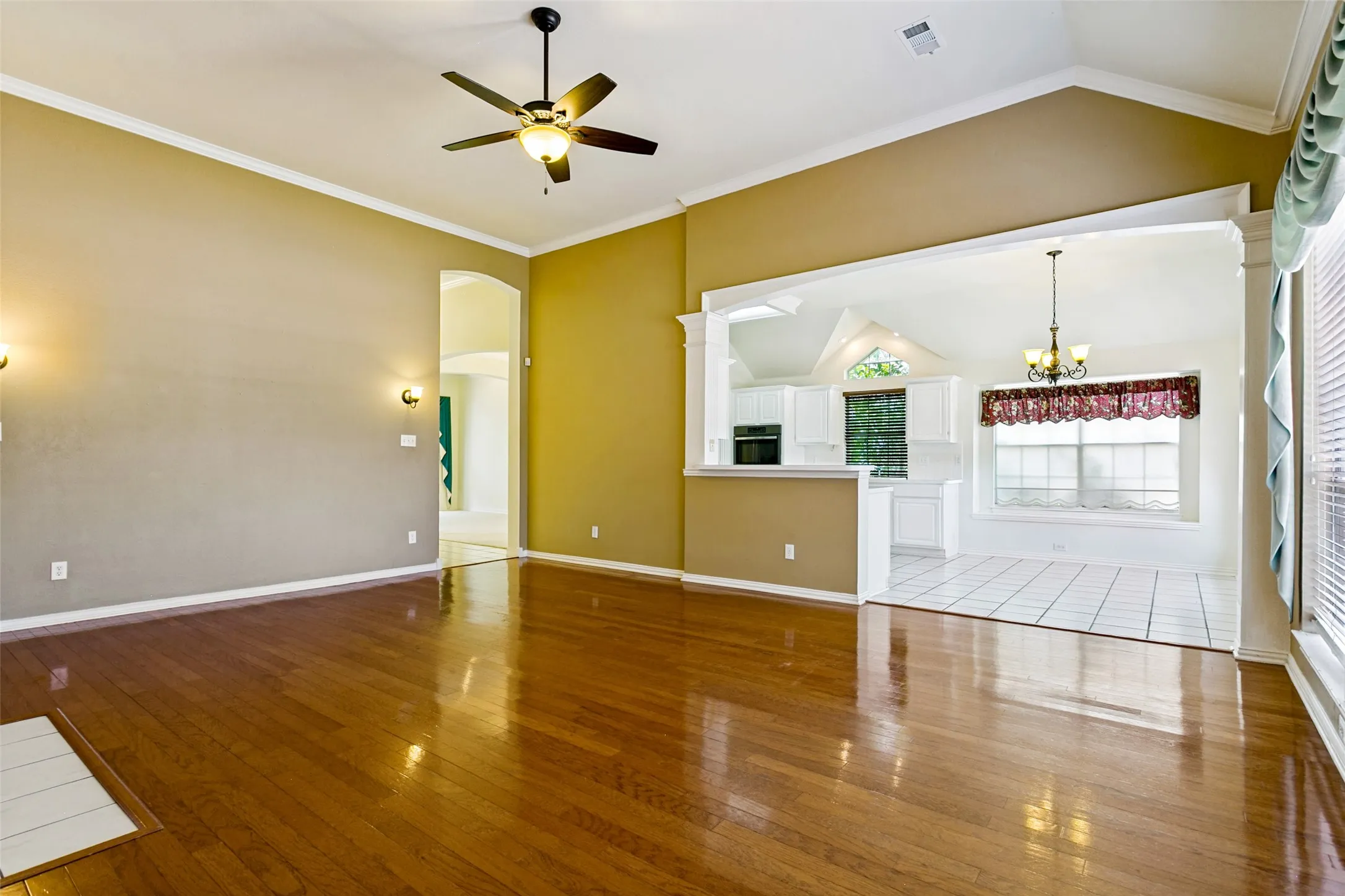 Single Family Residence For Sale in Denton County , 2321 Loon Lake Road, Denton, Texas 76210, 4 Bedroom, 2 Bathroom, 2 Garage spaces, 2,144 Sqft, built in 1999, mls#21343877, Real Estate Agent in Denton, Homes For Sale in Denton county, Homes For Sale in Denton, Realtor in Denton Texas, Real Estate Brokerage Independent Realty Texas, Luminita Cordes Realtor
