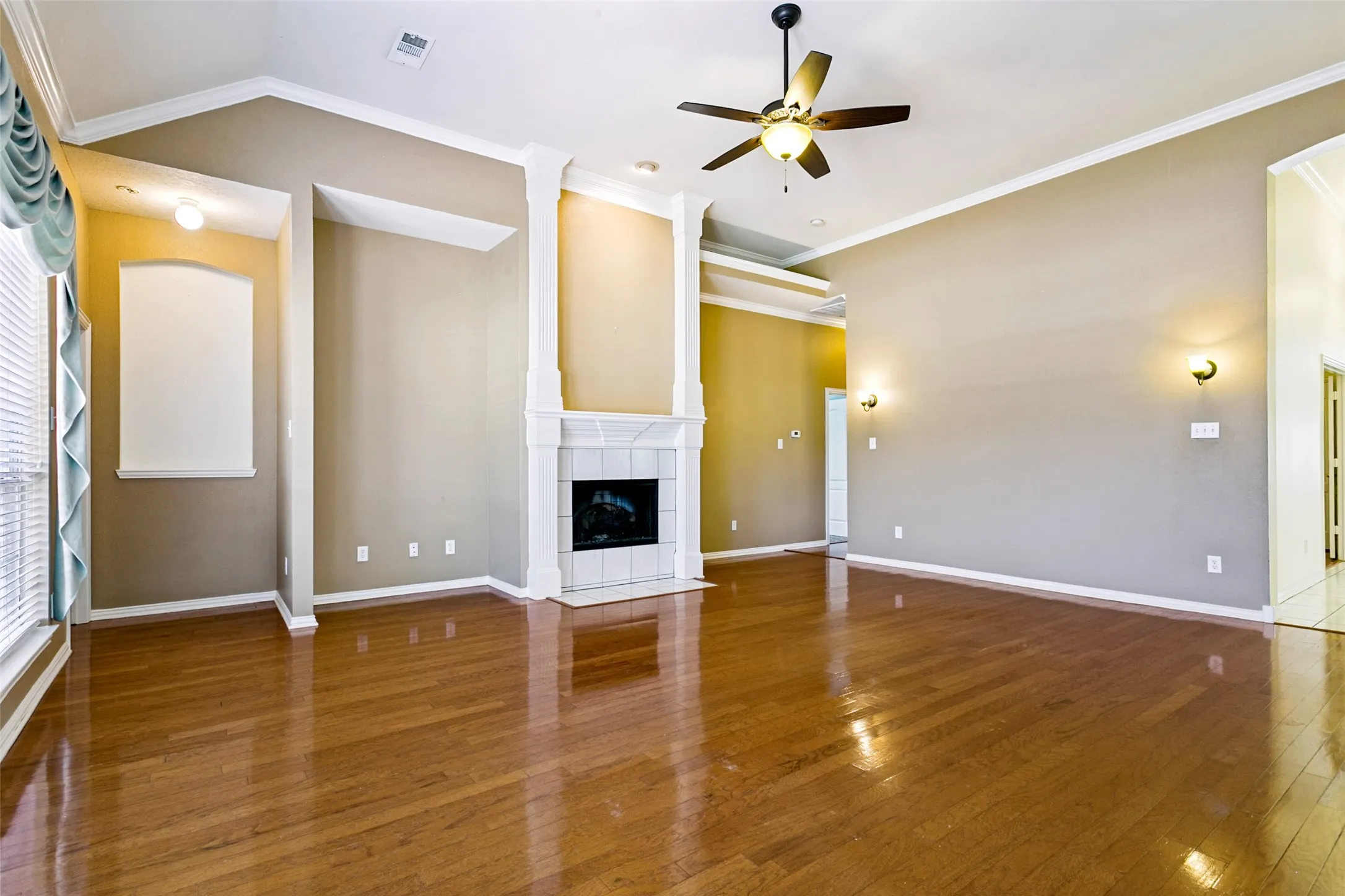 Single Family Residence For Sale in Denton County , 2321 Loon Lake Road, Denton, Texas 76210, 4 Bedroom, 2 Bathroom, 2 Garage spaces, 2,144 Sqft, built in 1999, mls#21343877, Real Estate Agent in Denton, Homes For Sale in Denton county, Homes For Sale in Denton, Realtor in Denton Texas, Real Estate Brokerage Independent Realty Texas, Luminita Cordes Realtor