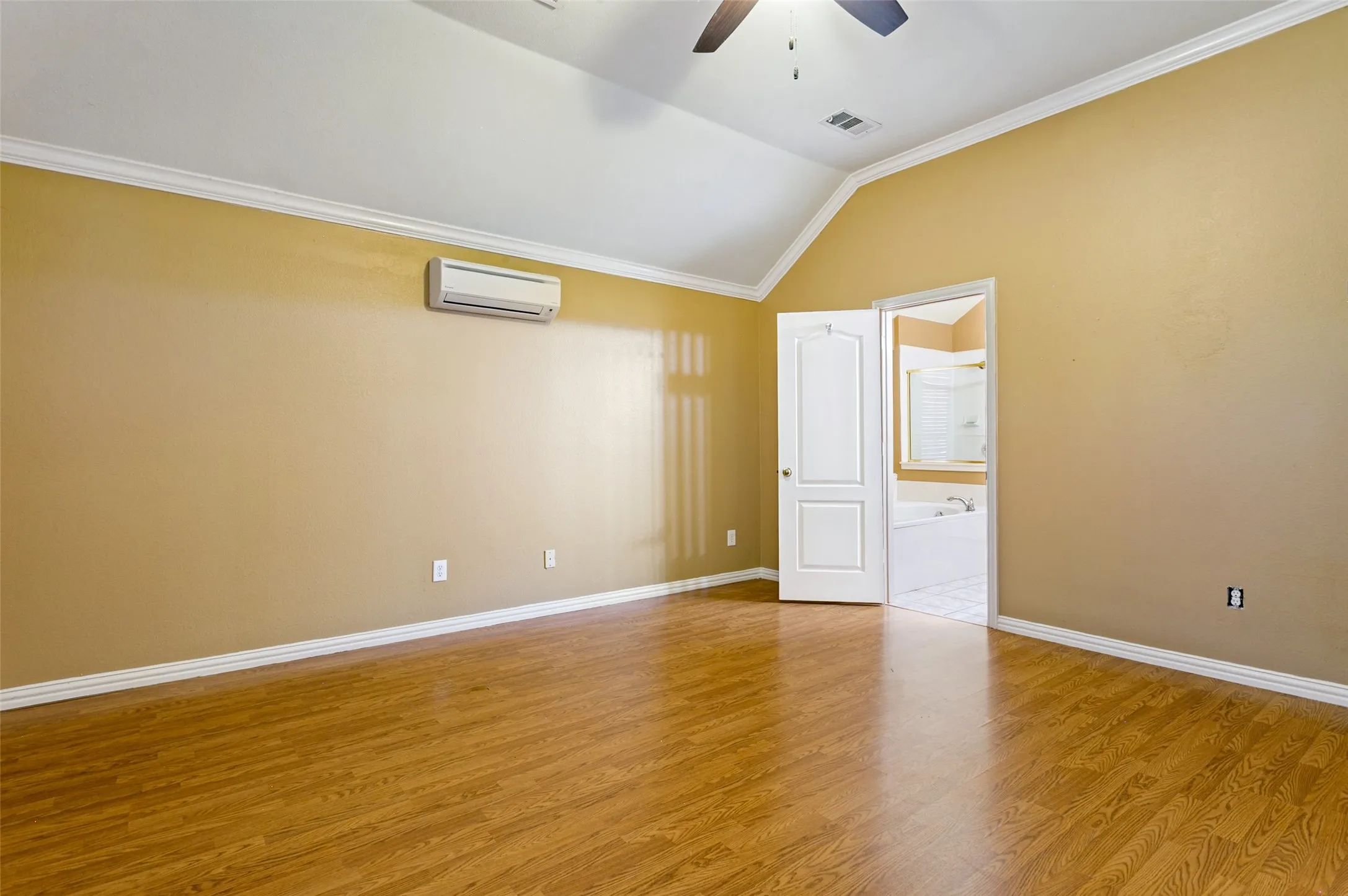 Single Family Residence For Sale in Denton County , 2321 Loon Lake Road, Denton, Texas 76210, 4 Bedroom, 2 Bathroom, 2 Garage spaces, 2,144 Sqft, built in 1999, mls#21343877, Real Estate Agent in Denton, Homes For Sale in Denton county, Homes For Sale in Denton, Realtor in Denton Texas, Real Estate Brokerage Independent Realty Texas, Luminita Cordes Realtor