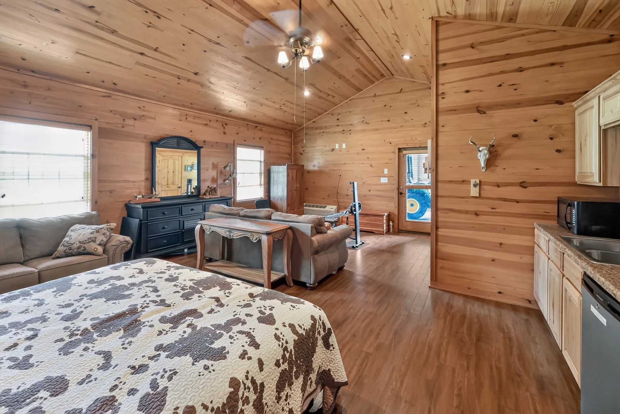 Guest suite with full bath and kitchen.