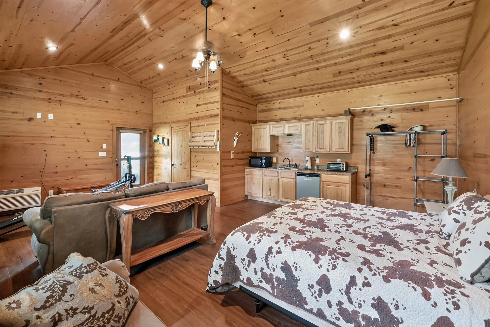 Guest suite with full bath and kitchen.