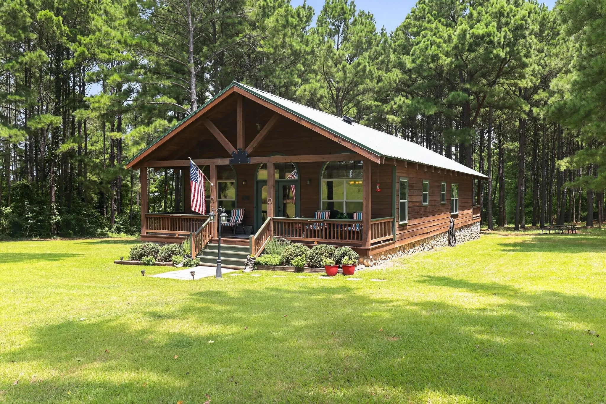 Single Family Residence For Sale in Marion County , 200 Equestrian Circle, Jefferson, Texas 75657, 2 Bedroom, 3 Bathroom, Garage spaces, 1,530 Sqft, built in 2009, mls#21341646, Real Estate Agent in Jefferson, Homes For Sale in Marion county, Homes For Sale in Jefferson, Realtor in Jefferson Texas, Real Estate Brokerage Independent Realty Texas, Luminita Cordes Realtor