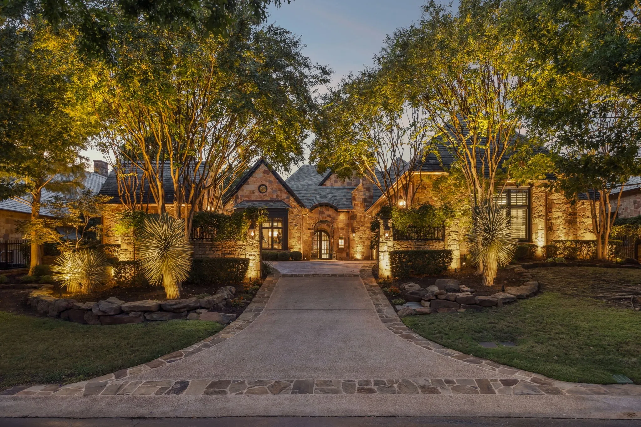 Single Family Residence For Sale in Tarrant County , 2210 Cedar Elm Terrace, Westlake, Texas 76262, 3 Bedroom, 6 Bathroom, 4 Garage spaces, 5,590 Sqft, built in 2011, mls#21340039, Real Estate Agent in Westlake, Homes For Sale in Tarrant county, Homes For Sale in Westlake, Realtor in Westlake Texas, Real Estate Brokerage Independent Realty Texas, Luminita Cordes Realtor