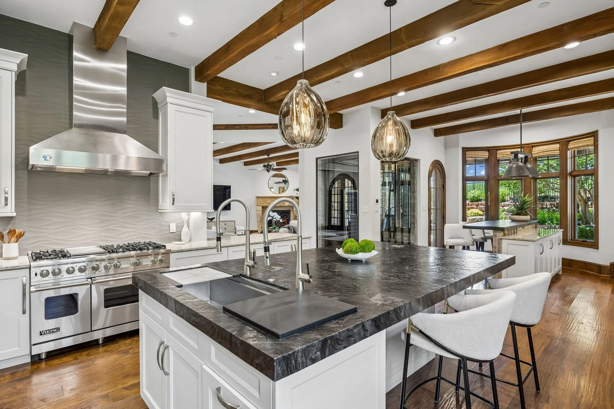 Single Family Residence For Sale in Tarrant County , 2210 Cedar Elm Terrace, Westlake, Texas 76262, 3 Bedroom, 6 Bathroom, 4 Garage spaces, 5,590 Sqft, built in 2011, mls#21340039, Real Estate Agent in Westlake, Homes For Sale in Tarrant county, Homes For Sale in Westlake, Realtor in Westlake Texas, Real Estate Brokerage Independent Realty Texas, Luminita Cordes Realtor