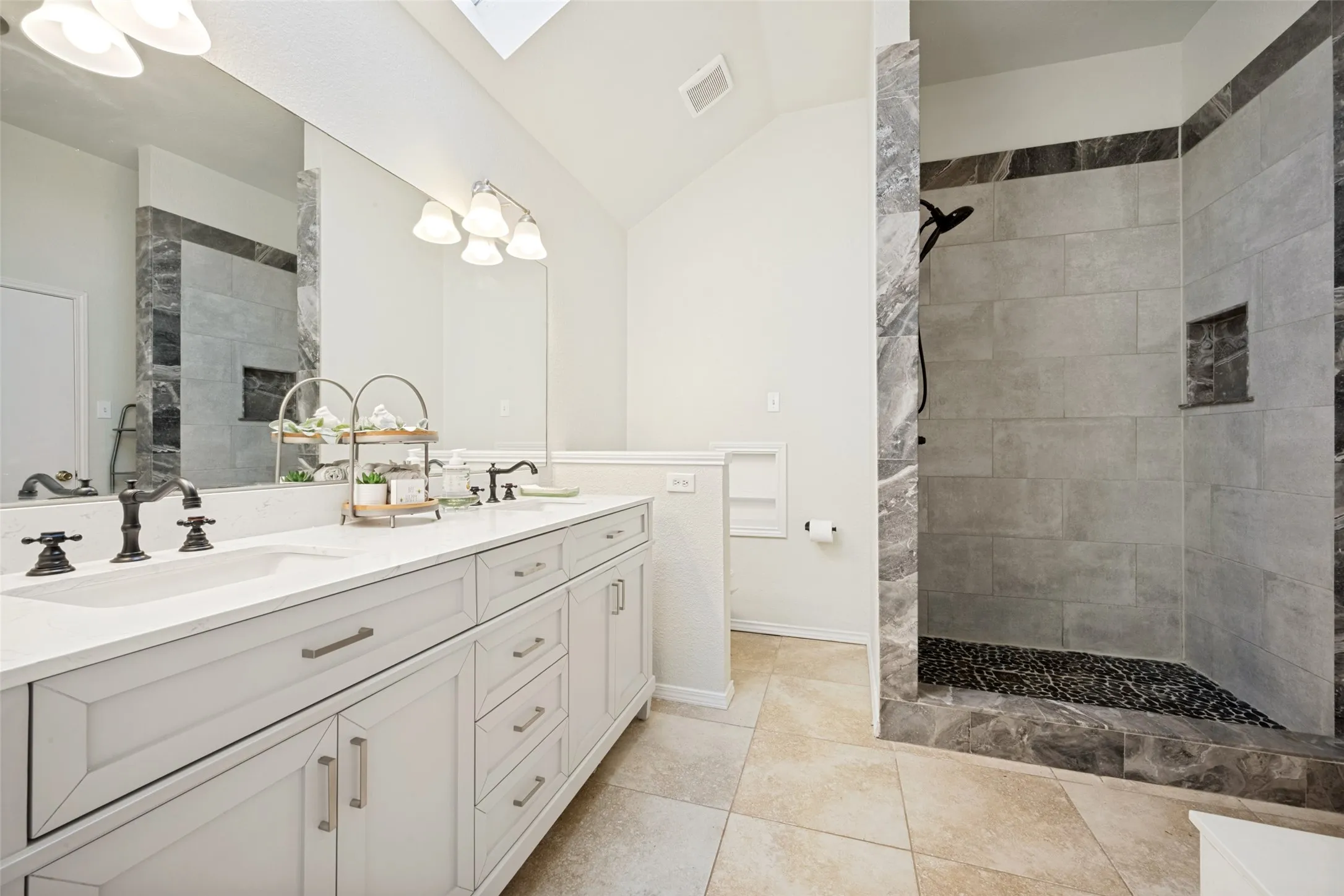 Single Family Residence For Rent in Denton County , 2515 Mountainview Drive, Corinth, Texas 76210, 3 Bedroom, 2 Bathroom, 2 Garage spaces, 1,741 Sqft, built in 1994, mls#21343637, Real Estate Agent in Corinth, Homes For Rent in Denton county, Homes For Rent in Corinth, Realtor in Corinth Texas, Real Estate Brokerage Independent Realty Texas, Luminita Cordes Realtor