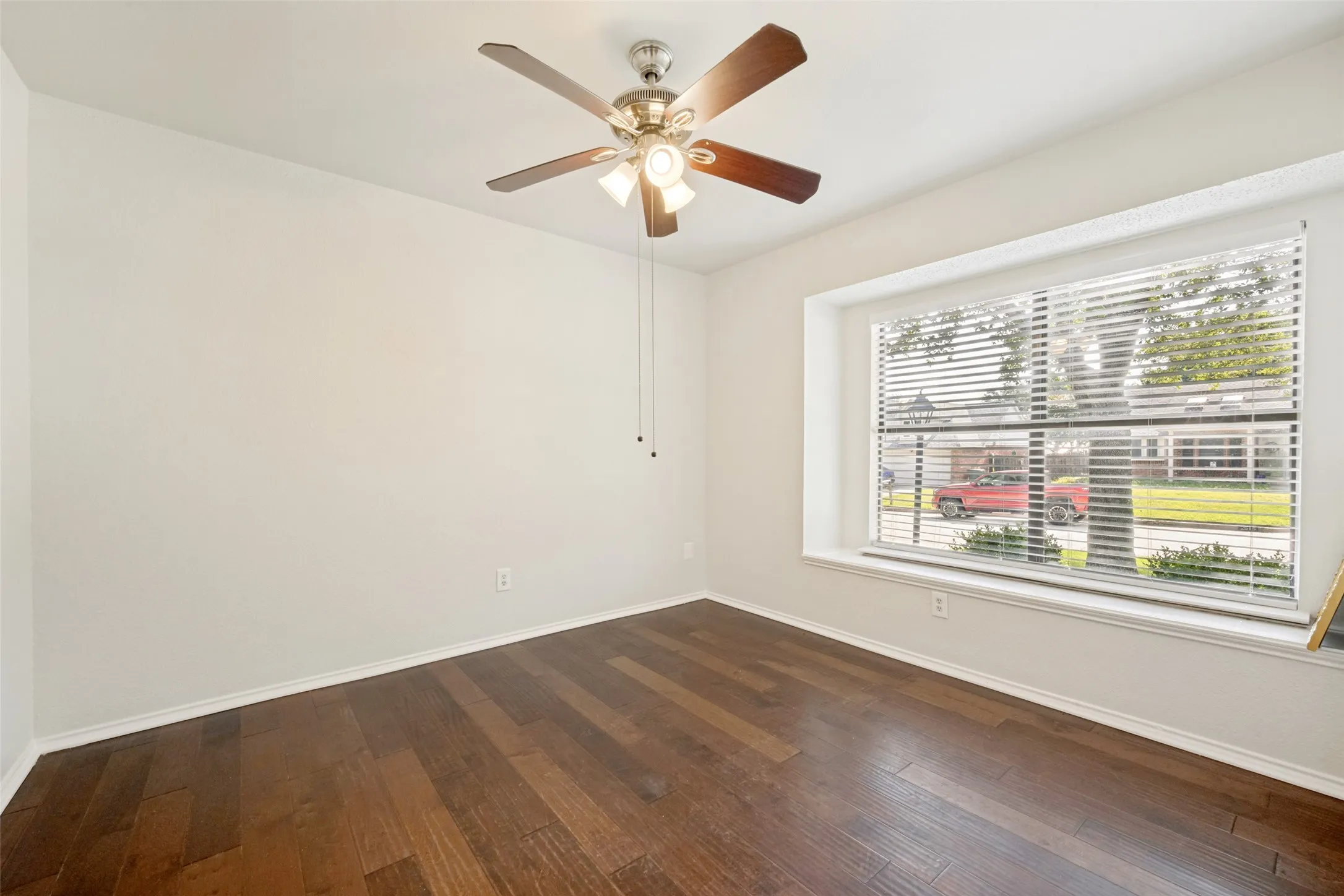 Single Family Residence For Rent in Denton County , 2515 Mountainview Drive, Corinth, Texas 76210, 3 Bedroom, 2 Bathroom, 2 Garage spaces, 1,741 Sqft, built in 1994, mls#21343637, Real Estate Agent in Corinth, Homes For Rent in Denton county, Homes For Rent in Corinth, Realtor in Corinth Texas, Real Estate Brokerage Independent Realty Texas, Luminita Cordes Realtor
