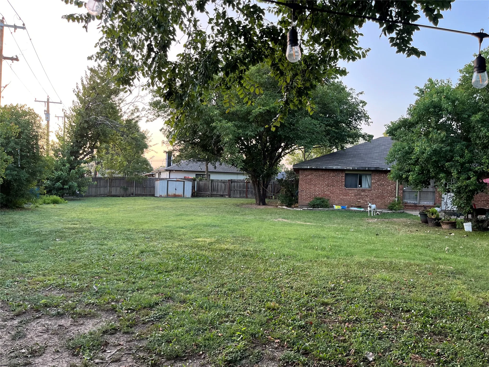 Single Family Residence For Sale in Dallas County , 3001 Colony Drive, Mesquite, Texas 75150, 3 Bedrooms, 2 Bathrooms, 2 Garage spaces, 1,528 Sqft, built in 1984, Price $250,000, mls#21343197, Real Estate Agent in Mesquite, Homes For Sale in Dallas county, Homes For Sale in Mesquite, Realtor in Mesquite Texas, Real Estate Brokerage Independent Realty Texas, Luminita Cordes Realtor