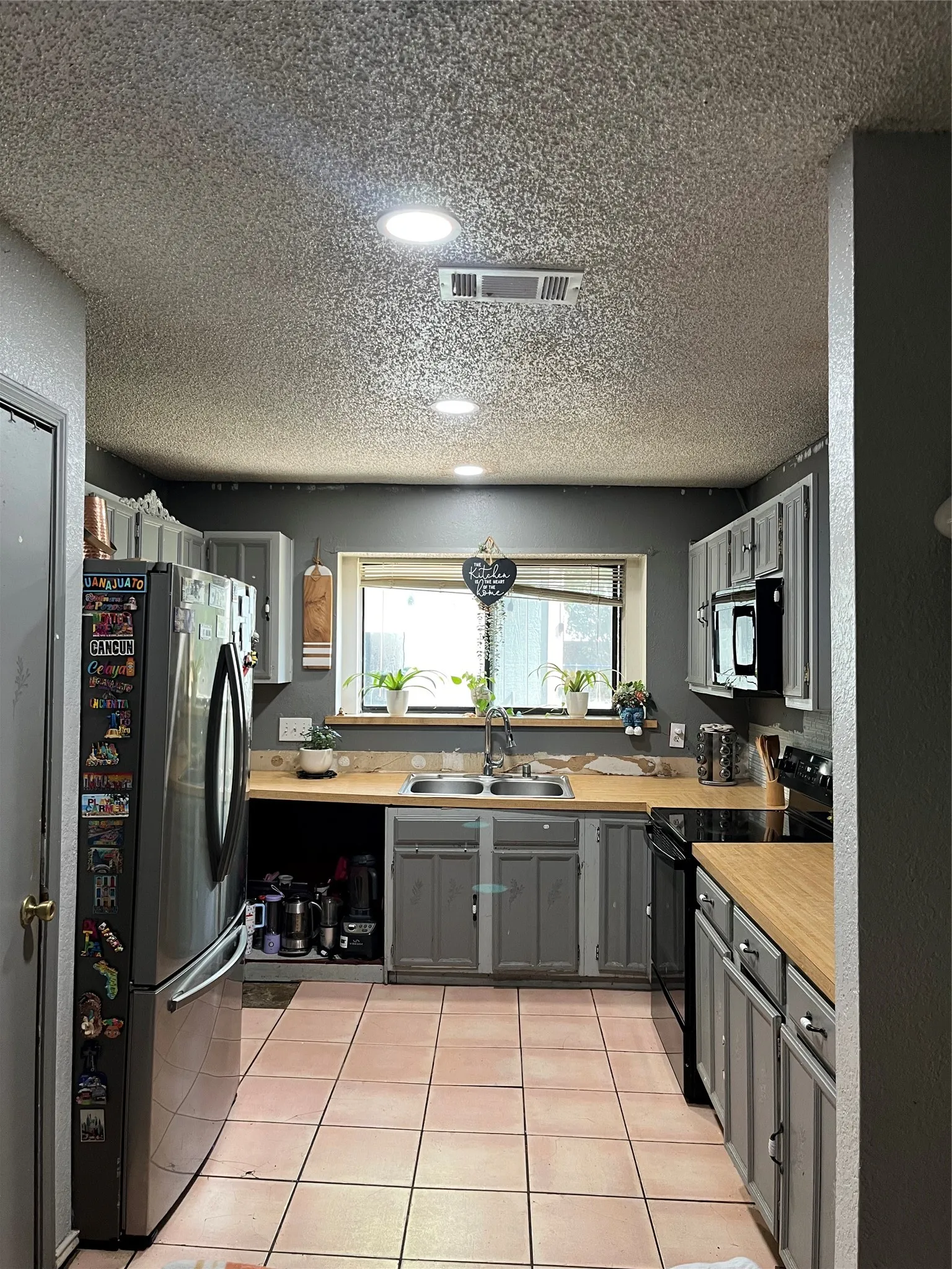 Single Family Residence For Sale in Dallas County , 3001 Colony Drive, Mesquite, Texas 75150, 3 Bedrooms, 2 Bathrooms, 2 Garage spaces, 1,528 Sqft, built in 1984, Price $250,000, mls#21343197, Real Estate Agent in Mesquite, Homes For Sale in Dallas county, Homes For Sale in Mesquite, Realtor in Mesquite Texas, Real Estate Brokerage Independent Realty Texas, Luminita Cordes Realtor