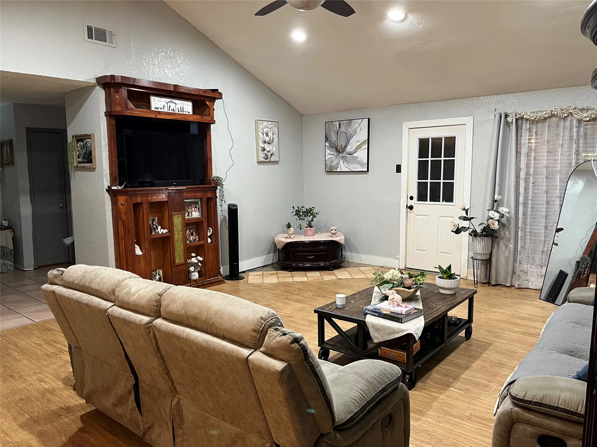 Single Family Residence For Sale in Dallas County , 3001 Colony Drive, Mesquite, Texas 75150, 3 Bedrooms, 2 Bathrooms, 2 Garage spaces, 1,528 Sqft, built in 1984, Price $250,000, mls#21343197, Real Estate Agent in Mesquite, Homes For Sale in Dallas county, Homes For Sale in Mesquite, Realtor in Mesquite Texas, Real Estate Brokerage Independent Realty Texas, Luminita Cordes Realtor