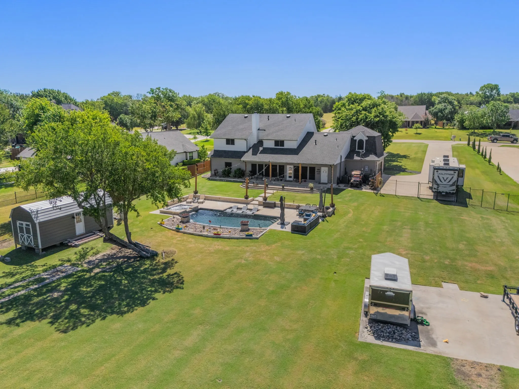 Single Family Residence For Sale in Kaufman County , 141 Creekview Lane, Crandall, Texas 75114, 5 Bedroom, 4 Bathroom, 2 Garage spaces, 3,338 Sqft, built in 1994, mls#21343844, Real Estate Agent in Crandall, Homes For Sale in Kaufman county, Homes For Sale in Crandall, Realtor in Crandall Texas, Real Estate Brokerage Independent Realty Texas, Luminita Cordes Realtor