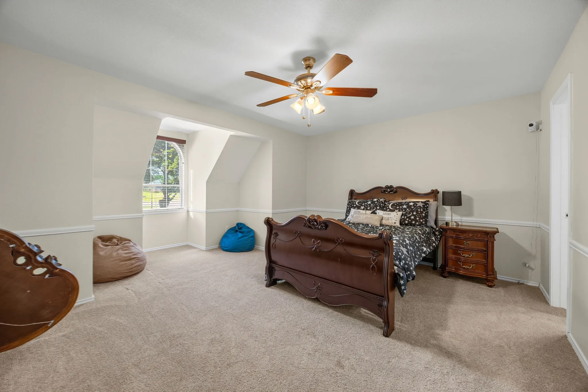 Single Family Residence For Sale in Kaufman County , 141 Creekview Lane, Crandall, Texas 75114, 5 Bedroom, 4 Bathroom, 2 Garage spaces, 3,338 Sqft, built in 1994, mls#21343844, Real Estate Agent in Crandall, Homes For Sale in Kaufman county, Homes For Sale in Crandall, Realtor in Crandall Texas, Real Estate Brokerage Independent Realty Texas, Luminita Cordes Realtor