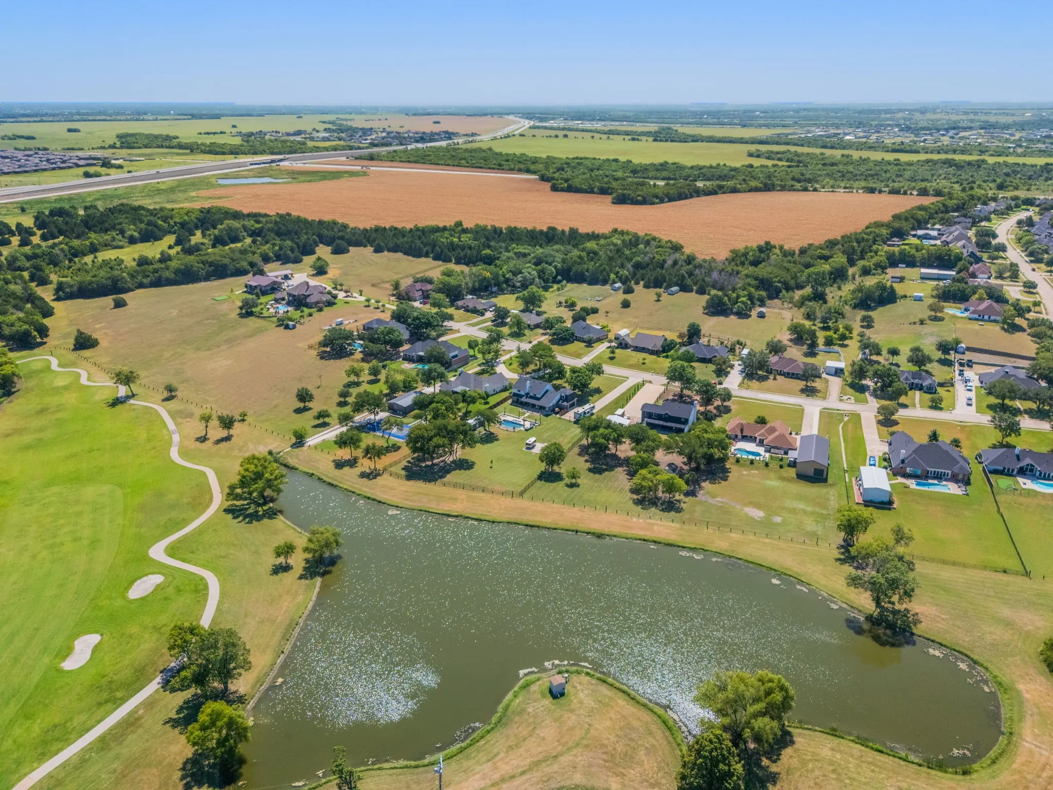 Single Family Residence For Sale in Kaufman County , 141 Creekview Lane, Crandall, Texas 75114, 5 Bedroom, 4 Bathroom, 2 Garage spaces, 3,338 Sqft, built in 1994, mls#21343844, Real Estate Agent in Crandall, Homes For Sale in Kaufman county, Homes For Sale in Crandall, Realtor in Crandall Texas, Real Estate Brokerage Independent Realty Texas, Luminita Cordes Realtor