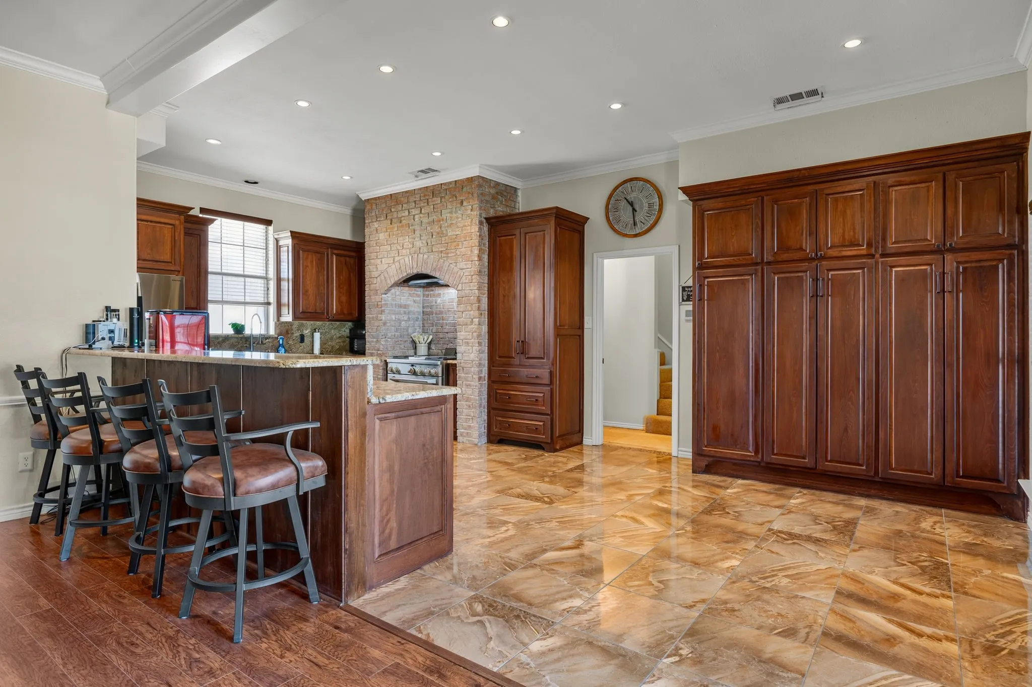 Single Family Residence For Sale in Kaufman County , 141 Creekview Lane, Crandall, Texas 75114, 5 Bedroom, 4 Bathroom, 2 Garage spaces, 3,338 Sqft, built in 1994, mls#21343844, Real Estate Agent in Crandall, Homes For Sale in Kaufman county, Homes For Sale in Crandall, Realtor in Crandall Texas, Real Estate Brokerage Independent Realty Texas, Luminita Cordes Realtor