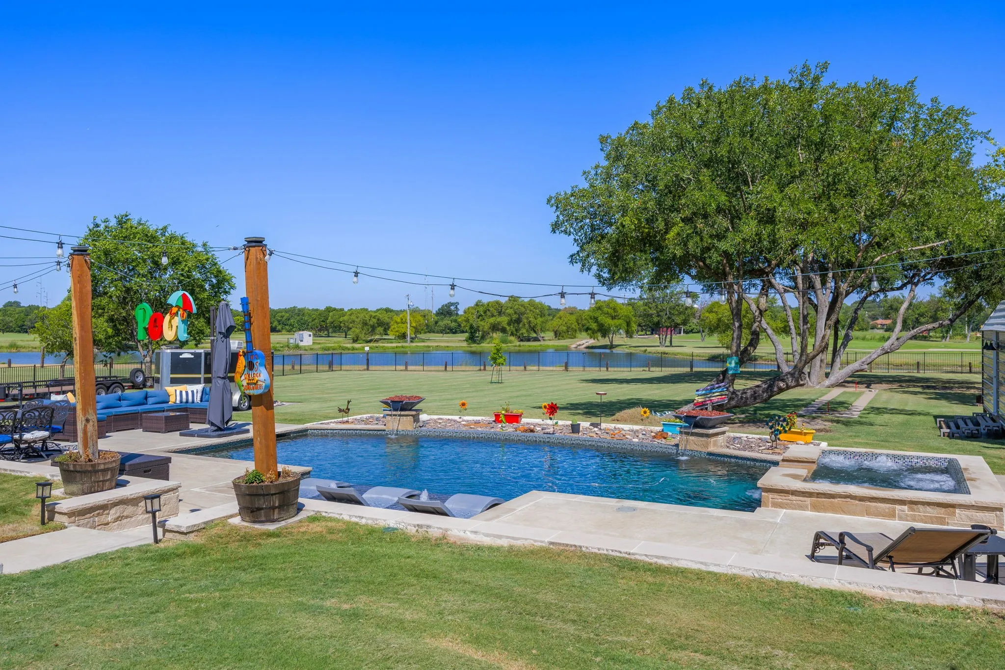 Single Family Residence For Sale in Kaufman County , 141 Creekview Lane, Crandall, Texas 75114, 5 Bedroom, 4 Bathroom, 2 Garage spaces, 3,338 Sqft, built in 1994, mls#21343844, Real Estate Agent in Crandall, Homes For Sale in Kaufman county, Homes For Sale in Crandall, Realtor in Crandall Texas, Real Estate Brokerage Independent Realty Texas, Luminita Cordes Realtor