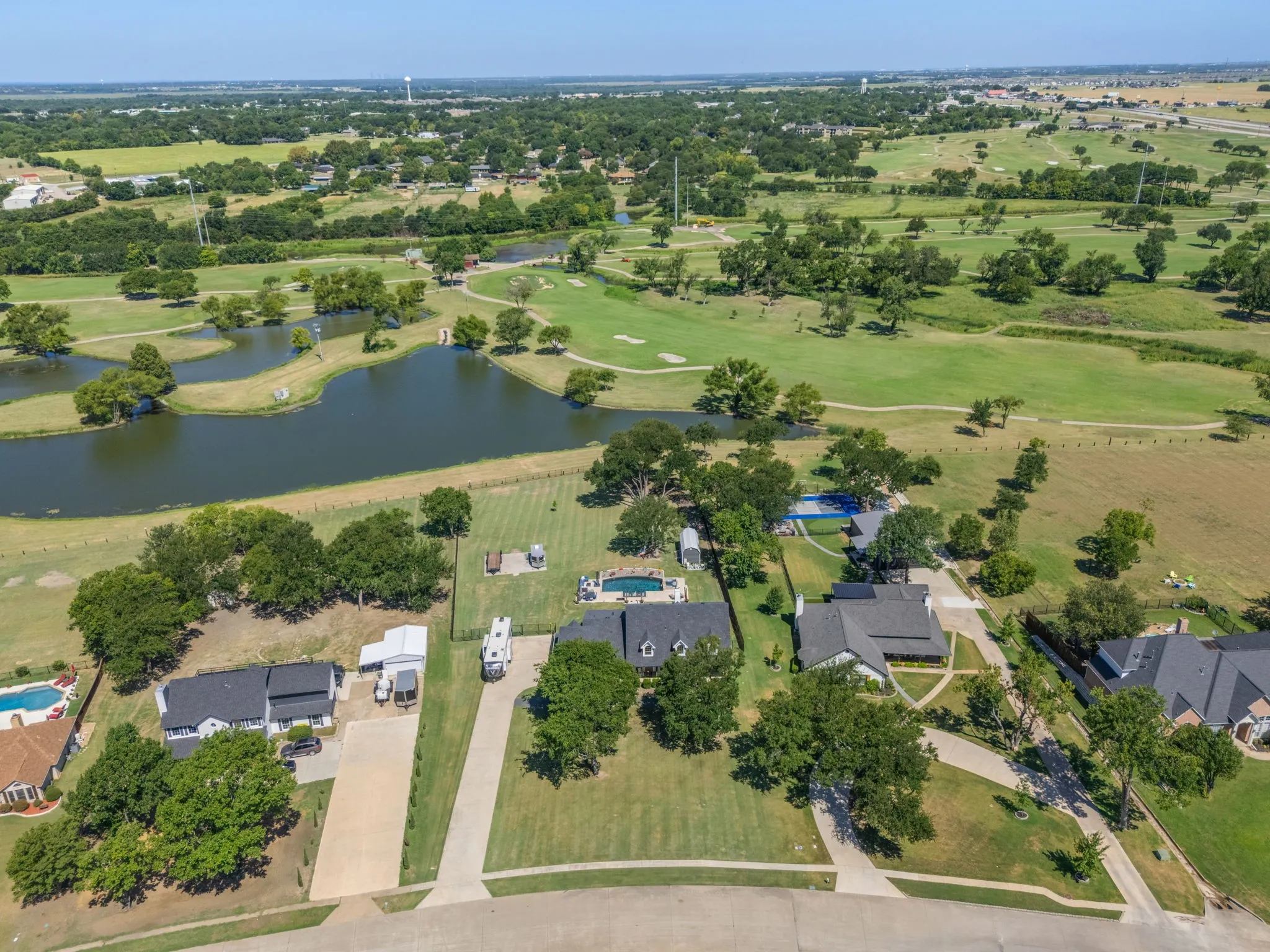 Single Family Residence For Sale in Kaufman County , 141 Creekview Lane, Crandall, Texas 75114, 5 Bedroom, 4 Bathroom, 2 Garage spaces, 3,338 Sqft, built in 1994, mls#21343844, Real Estate Agent in Crandall, Homes For Sale in Kaufman county, Homes For Sale in Crandall, Realtor in Crandall Texas, Real Estate Brokerage Independent Realty Texas, Luminita Cordes Realtor