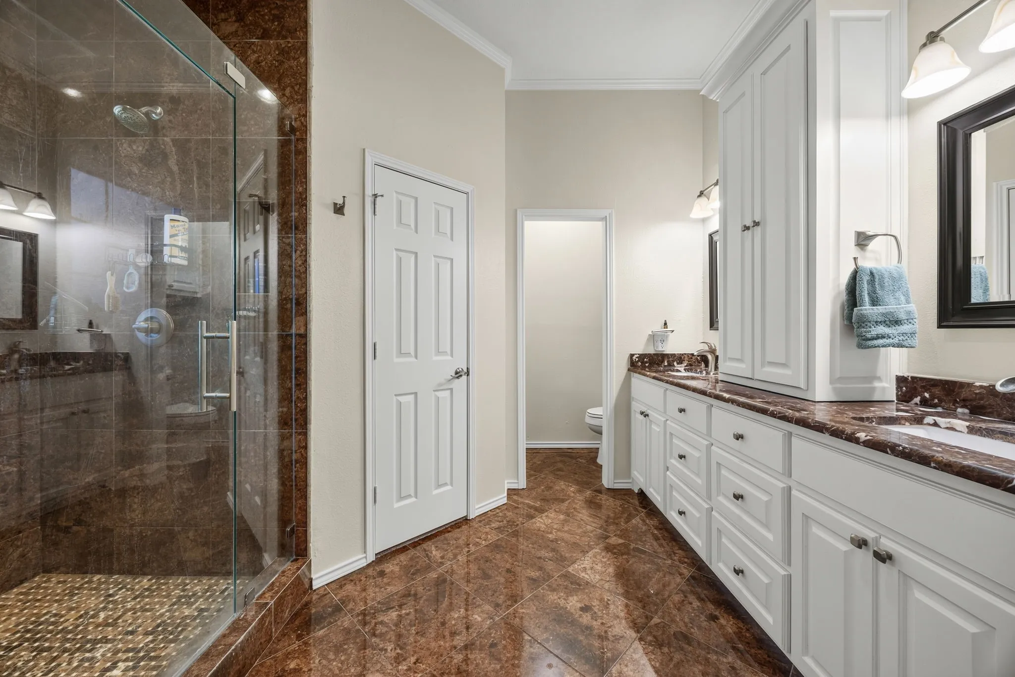 Single Family Residence For Sale in Kaufman County , 141 Creekview Lane, Crandall, Texas 75114, 5 Bedroom, 4 Bathroom, 2 Garage spaces, 3,338 Sqft, built in 1994, mls#21343844, Real Estate Agent in Crandall, Homes For Sale in Kaufman county, Homes For Sale in Crandall, Realtor in Crandall Texas, Real Estate Brokerage Independent Realty Texas, Luminita Cordes Realtor